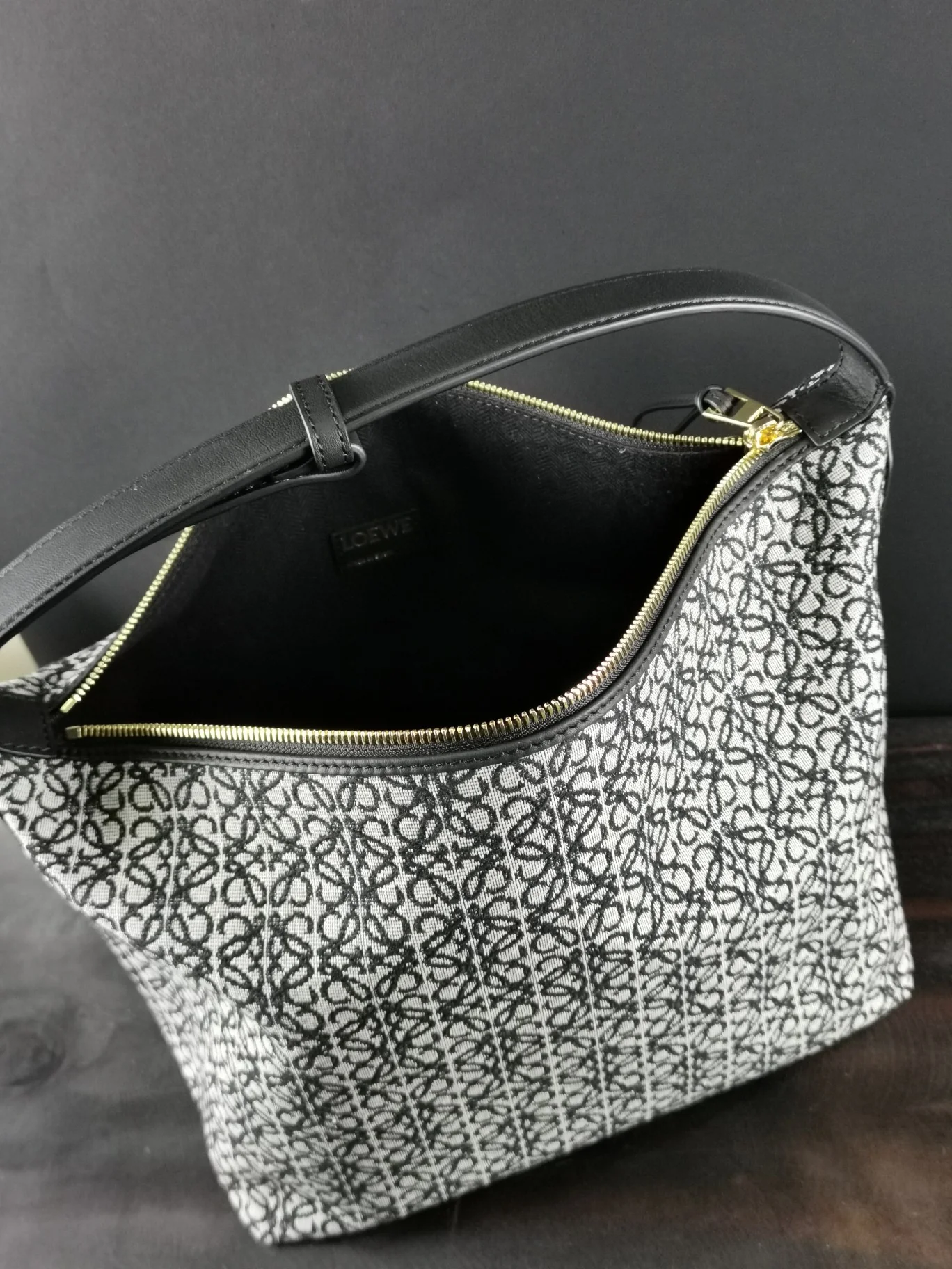 Сумка для ланча Loewe Cubi - Большая - Белая тканевая сумка с вышивкой - 1 шт.