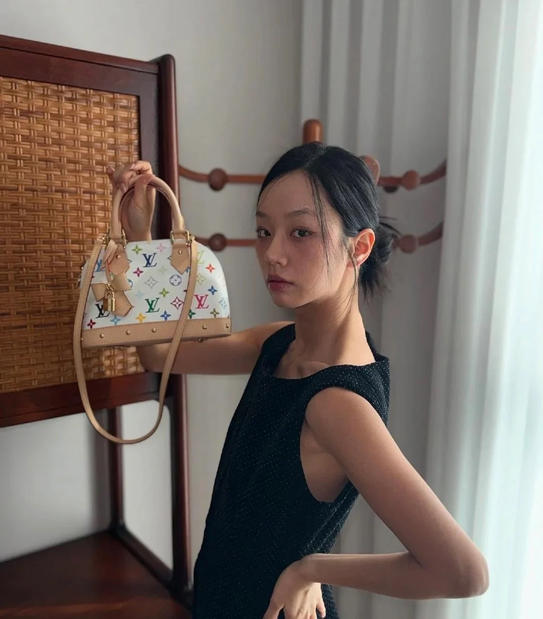 Кожаная сумка через плечо LV Alma - белая