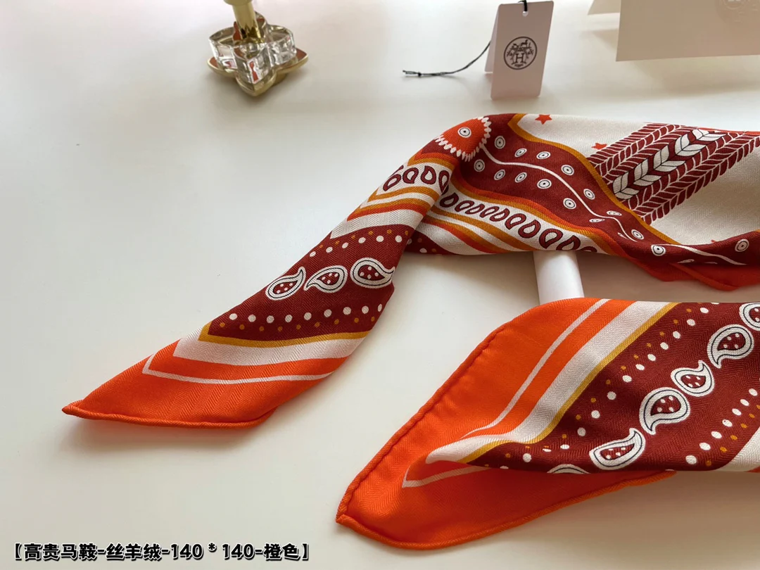 Hermes - Элегантное седло - 140 шелково-кашемировый платок