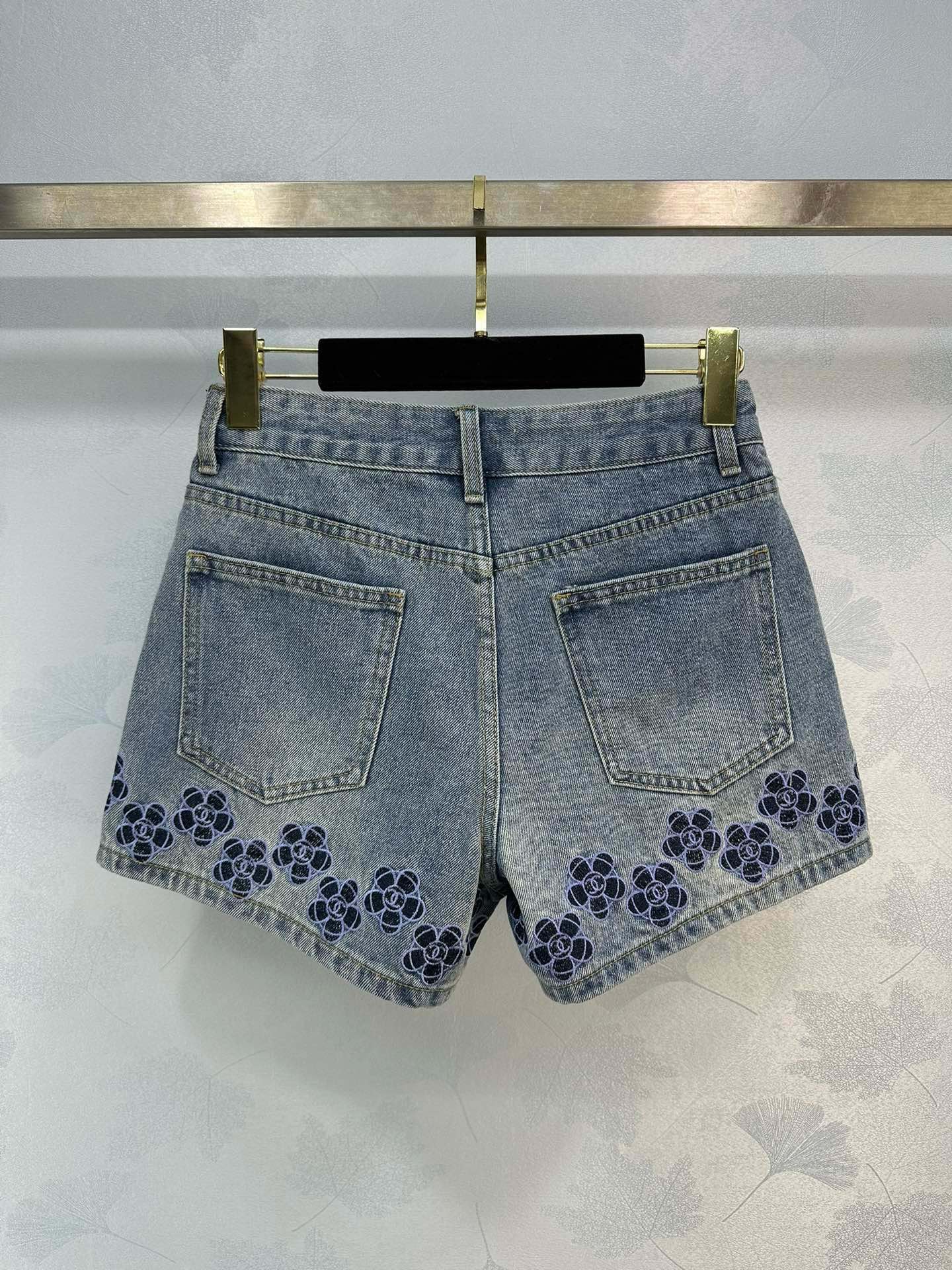 Новые летние джинсовые шорты Chanel 2403