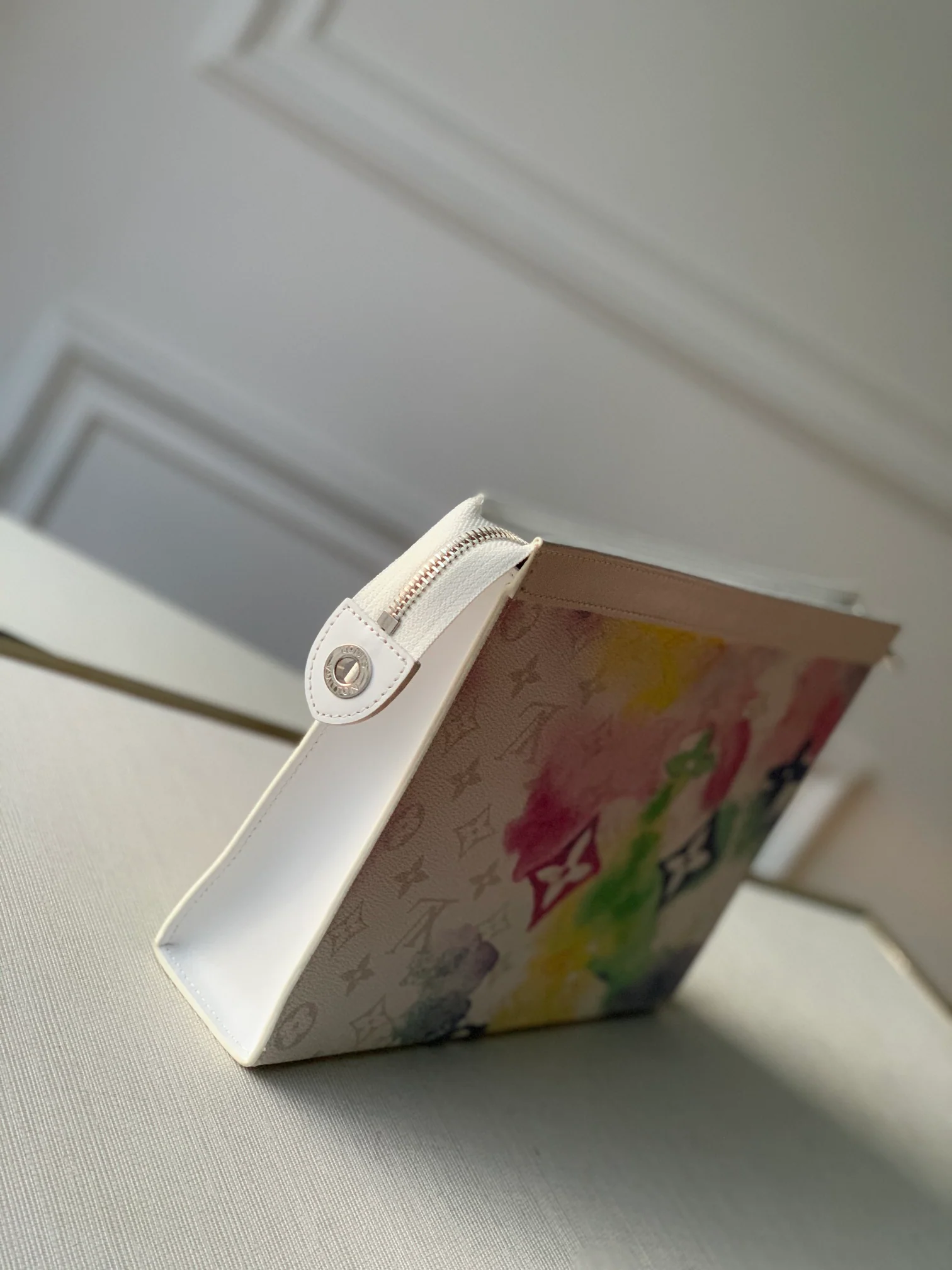 lv-m80460-белый печатный клатч