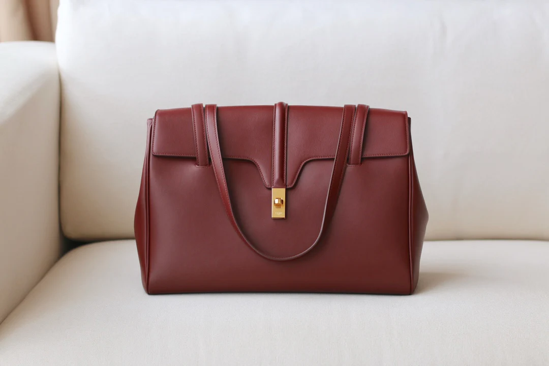 Сумка Celine Soft 16 Large из гладкой телячьей кожи - 1 шт.