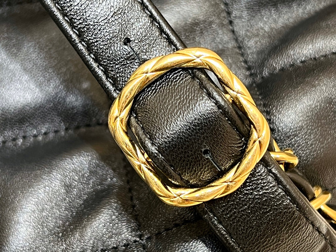 Сумка Chanel Hobo Hippie 2022 года