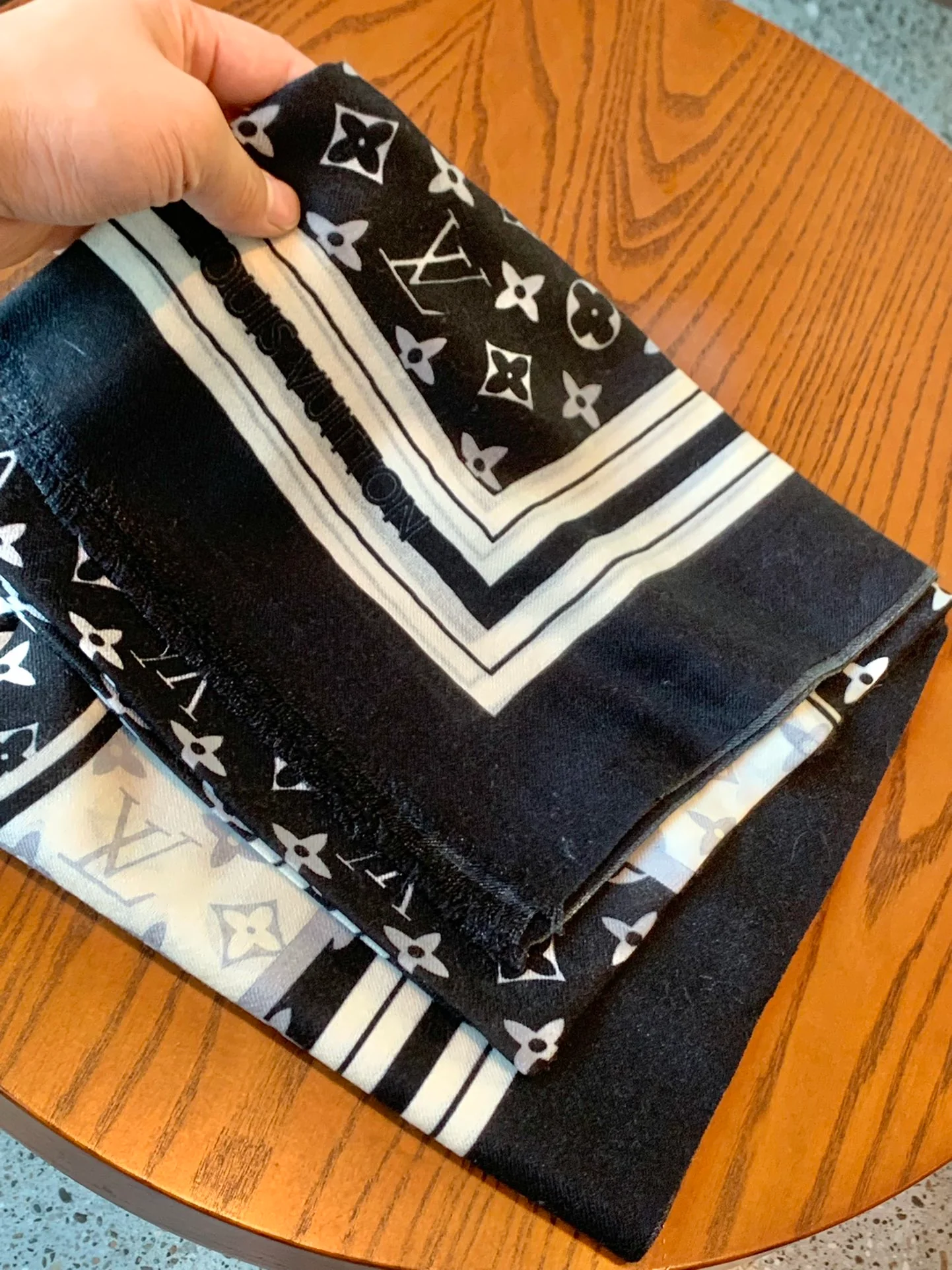 Длинный кашемировый шарф LV - 100-200 см - черный