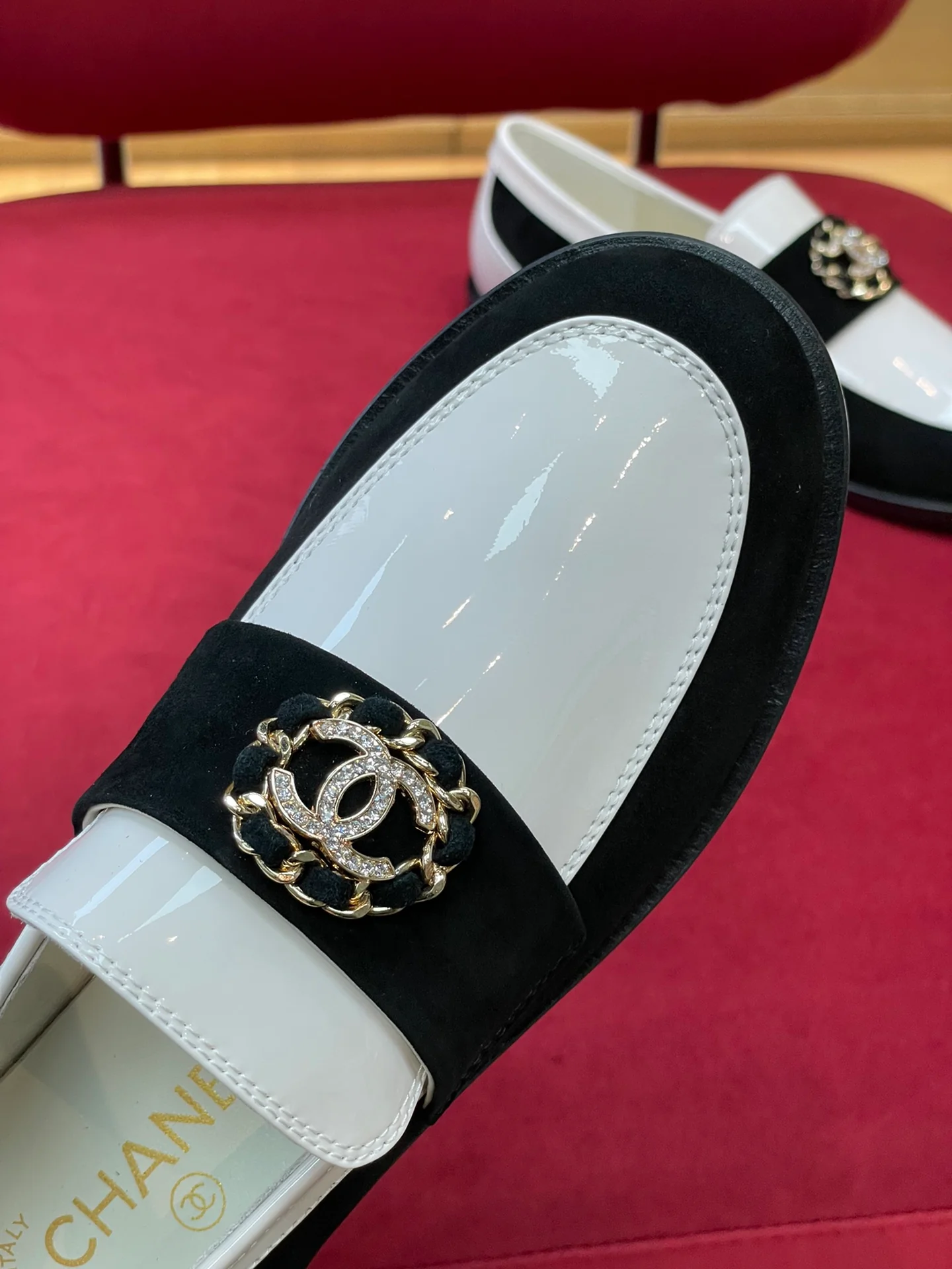 Новинка сезона осень/зима 2022 от Chanel - Лоферы