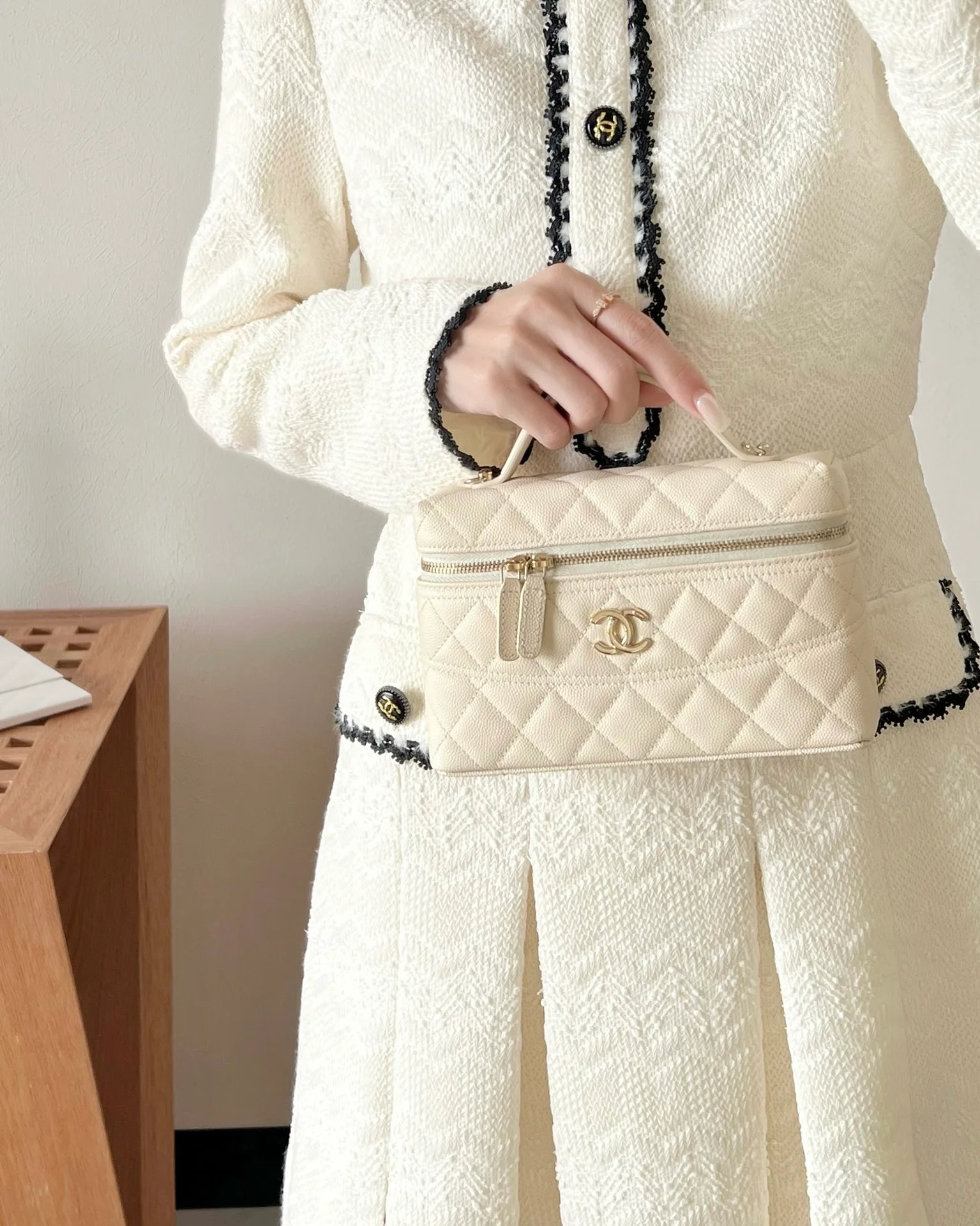 Клатч Chanel LP Box Clutch - кремовый