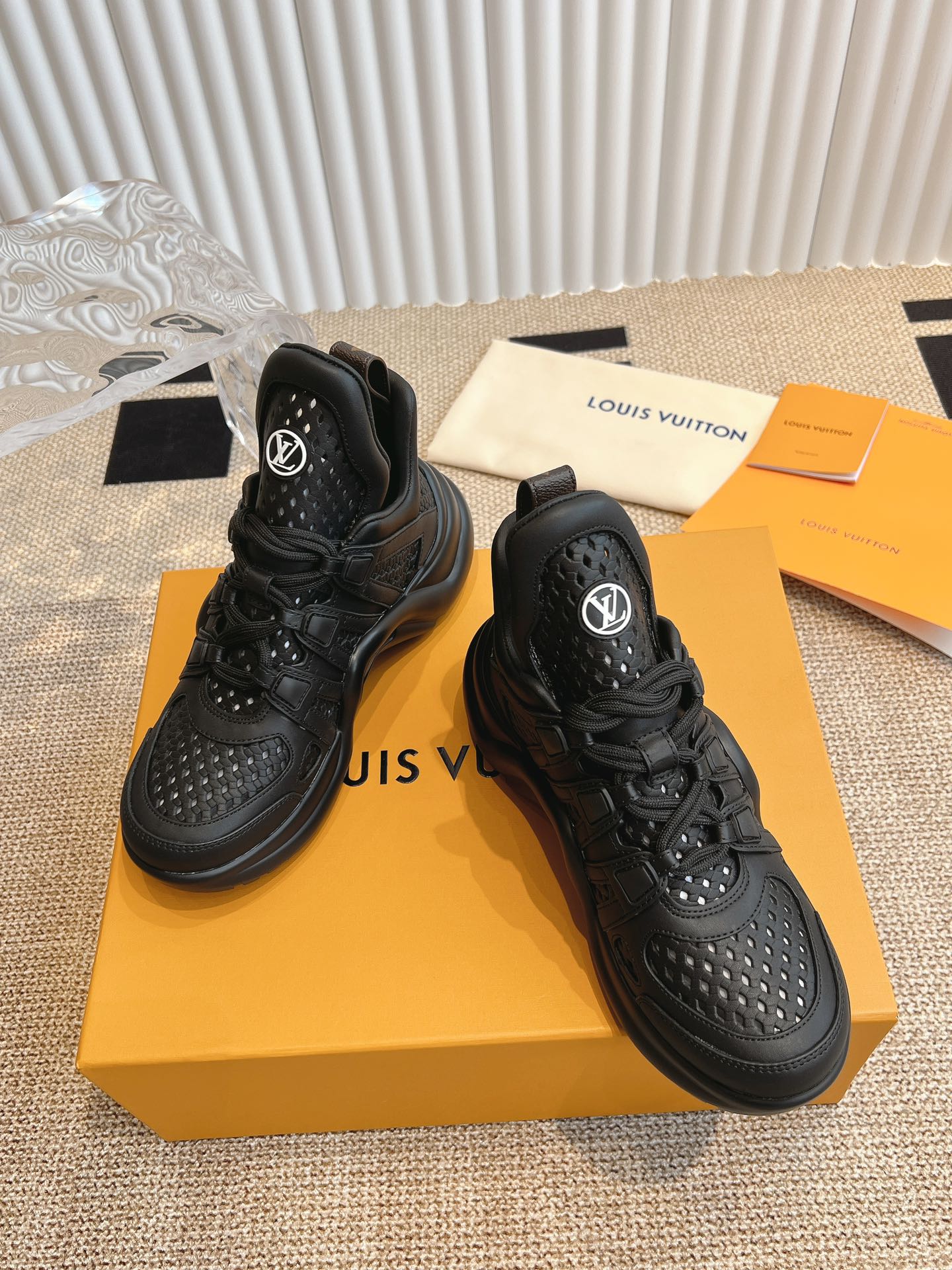 Повседневные туфли на платформе LV-2024 - черные