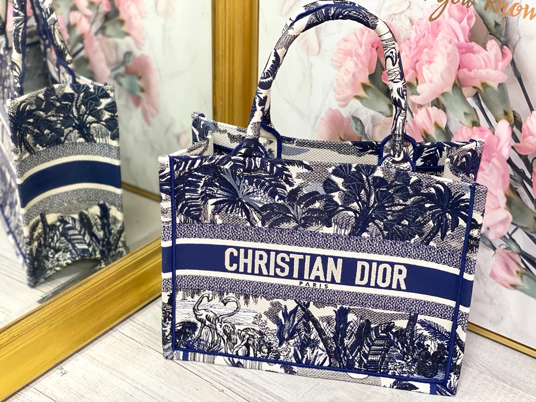 Сумка-тоут Dior Book Tote, маленькая, 36-5 см, темно-синяя, с изображением кокосовой пальмы.