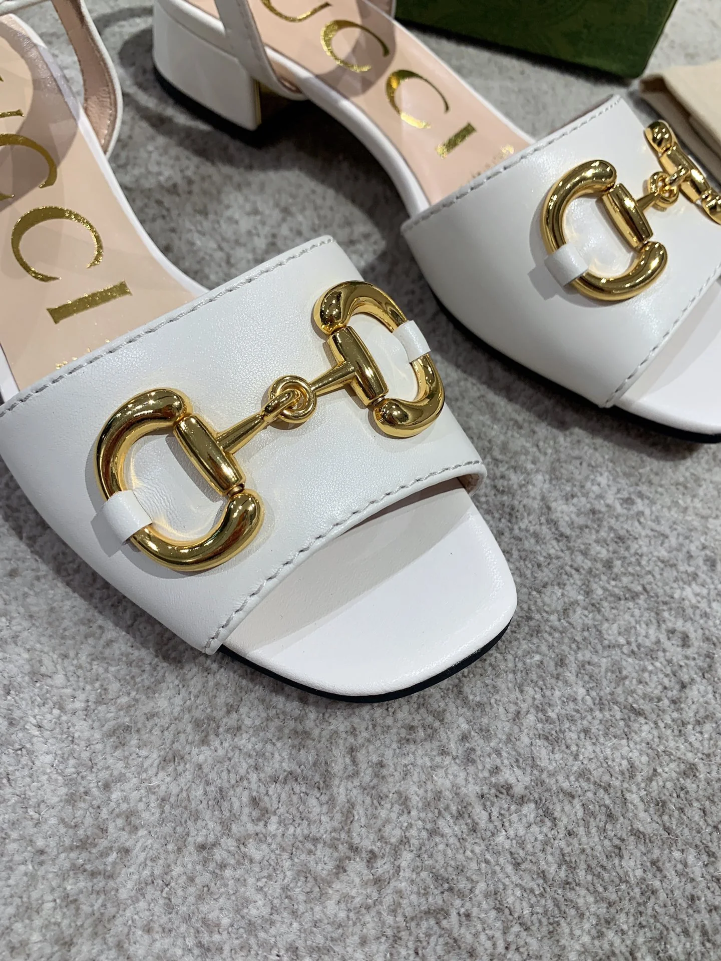 Gucci - Металлическая цепочка - Сандалии с открытым носком