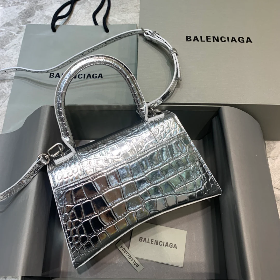 Сумка Balenciaga ?Песочные часы? — серебристая с крокодиловым рисунком