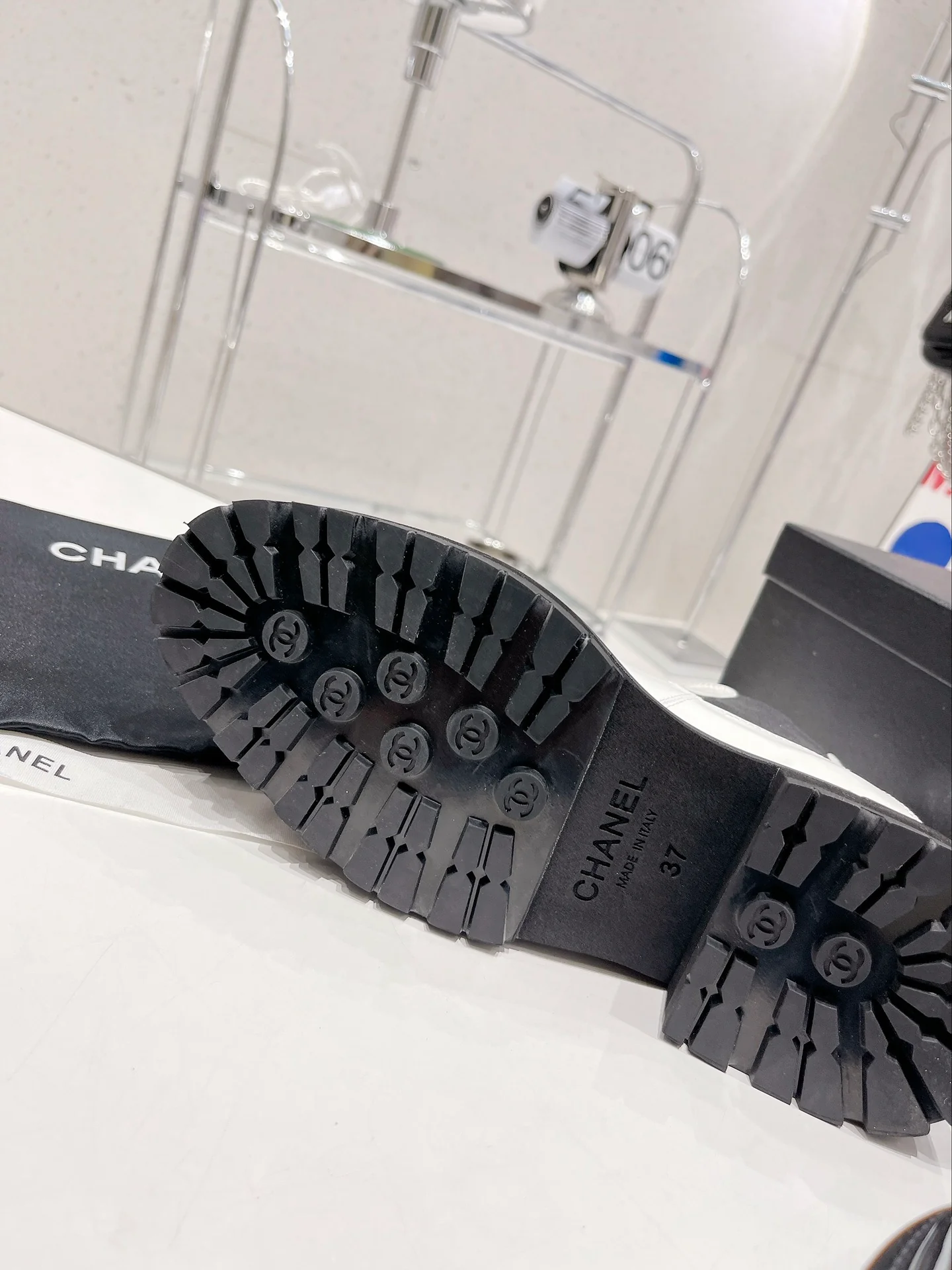 Ботинки челси — новинка осенне-зимней коллекции 2022 года — белые.