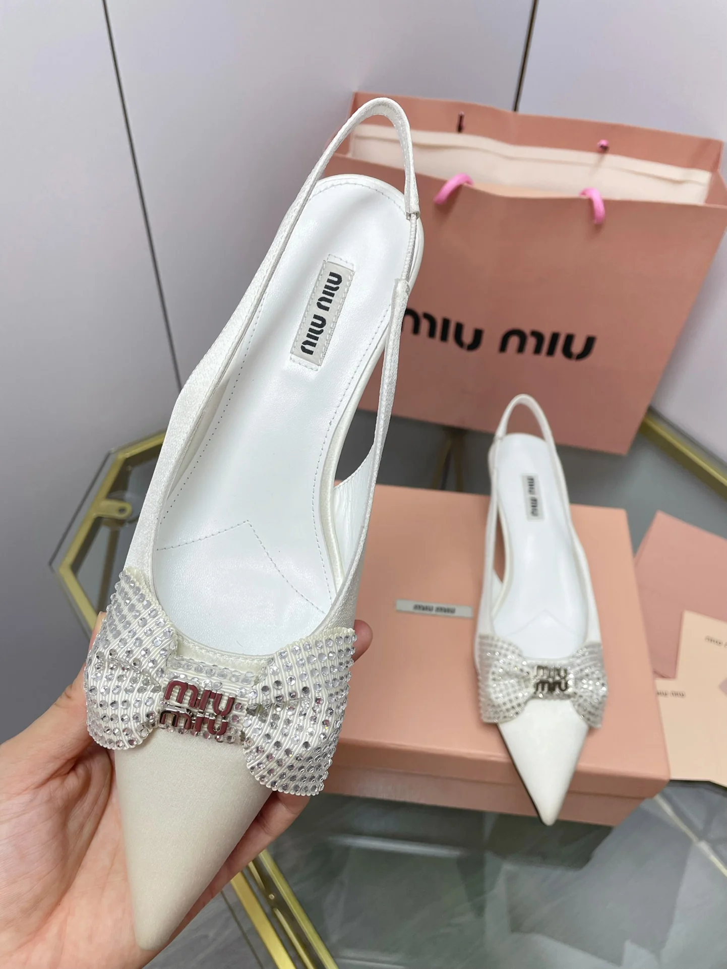 Miu Miu - Туфли на низком каблуке с острым носком