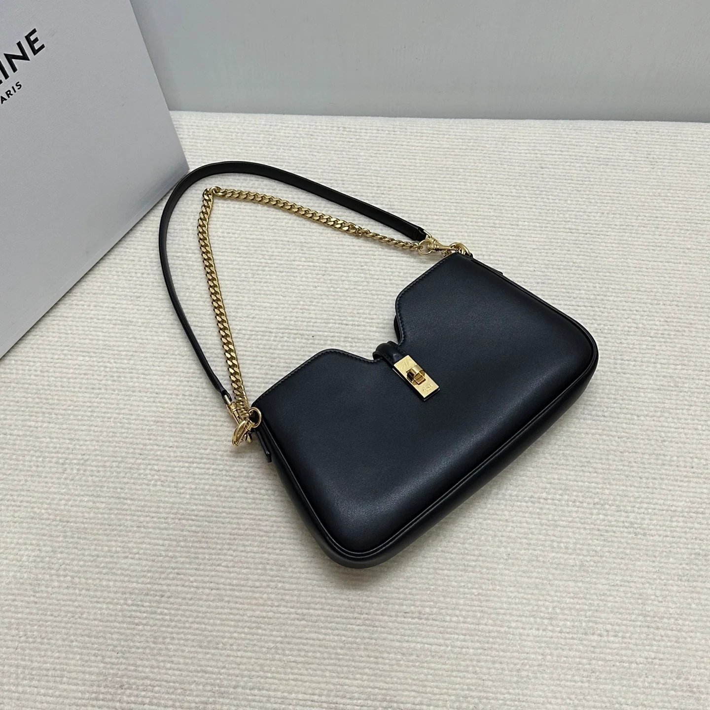 Кожаная сумка через плечо Celine Camille - черная