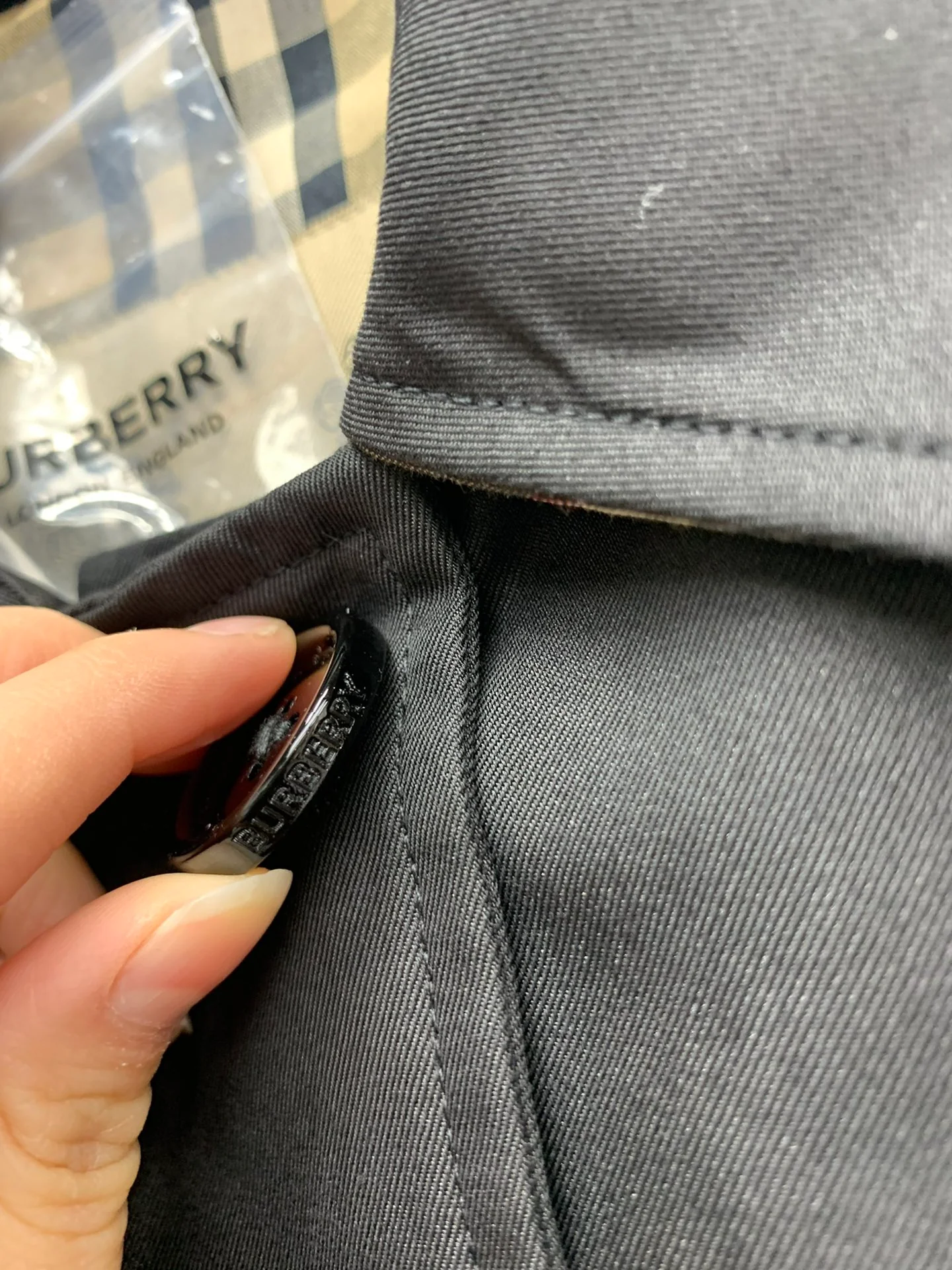 Легкий тренч Burberry 2403 Camden Fit - co-nk4