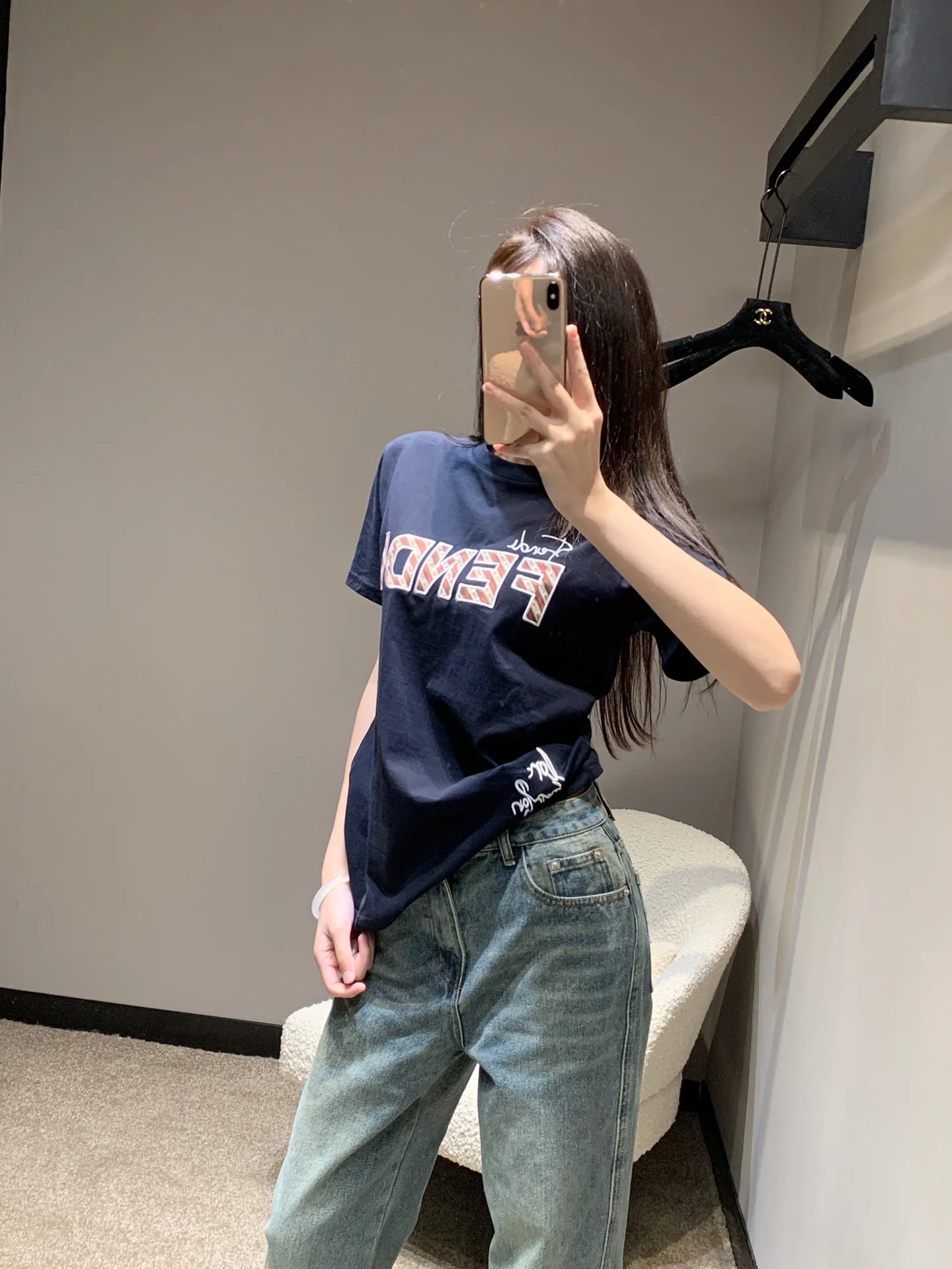 Футболка Fendi 2403-24ss Весна/Лето с вышитым логотипом, круглым вырезом и коротким рукавом - синяя