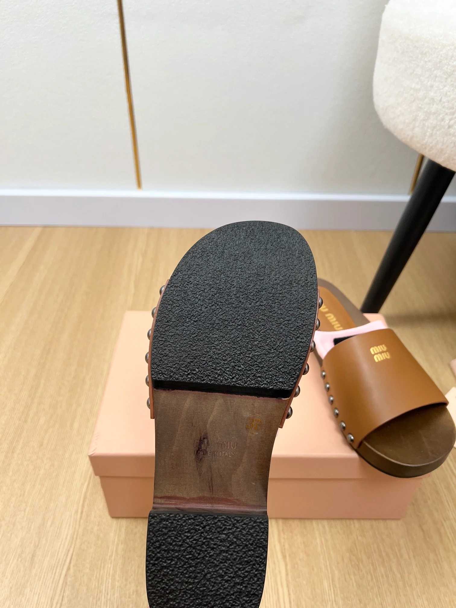 Деревянные тапочки Miu Miu 2024 - Кофе
