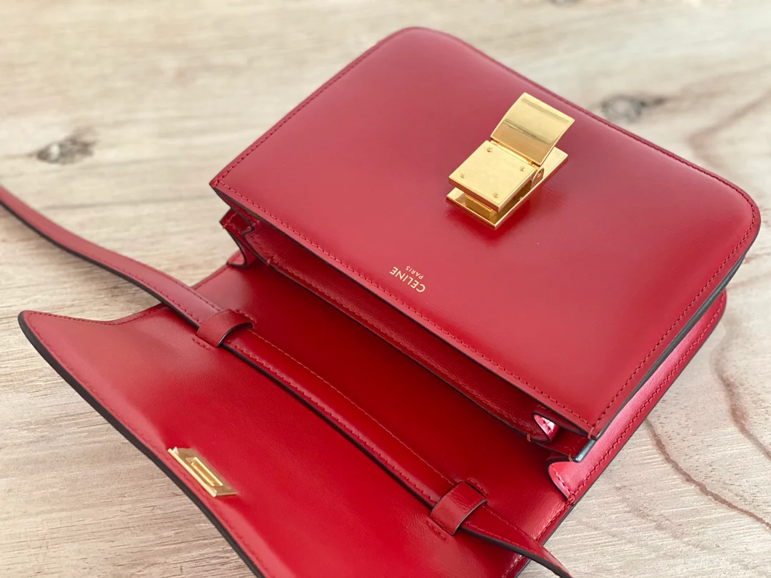Сумка Celine Box-Tteen из полированной телячьей кожи - красная.