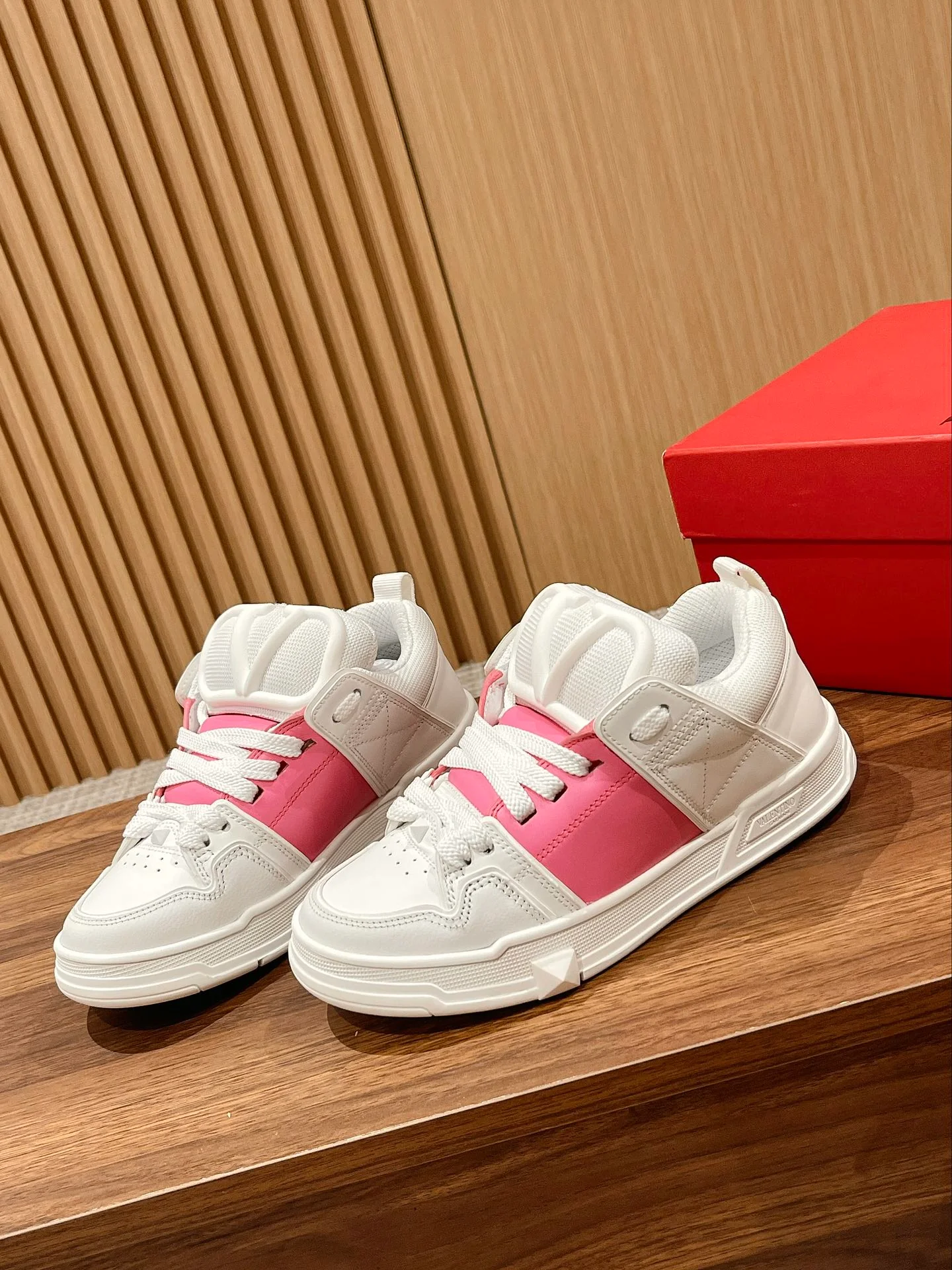 Скейтбордные кроссовки Valentino/обувь Puff - белые и розовые