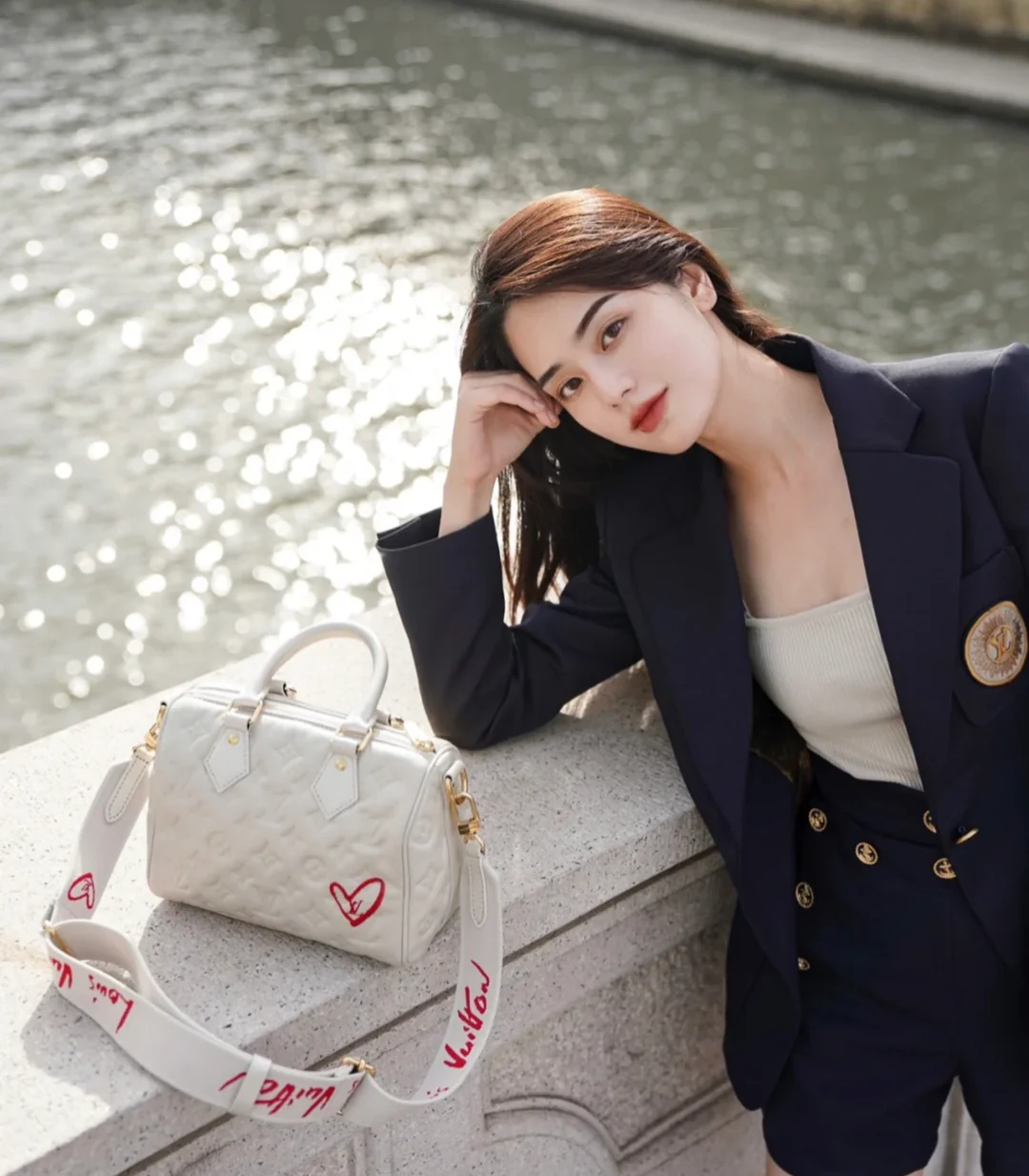 m58736-LV-speedy-bandouliere22-Boston Bag-On-body Photo