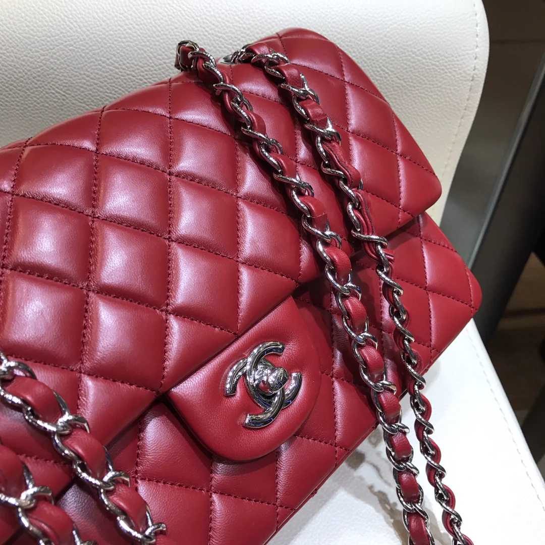 Сумка Chanel Classic Quilted Series CF с серебряной цепочкой - 25 см