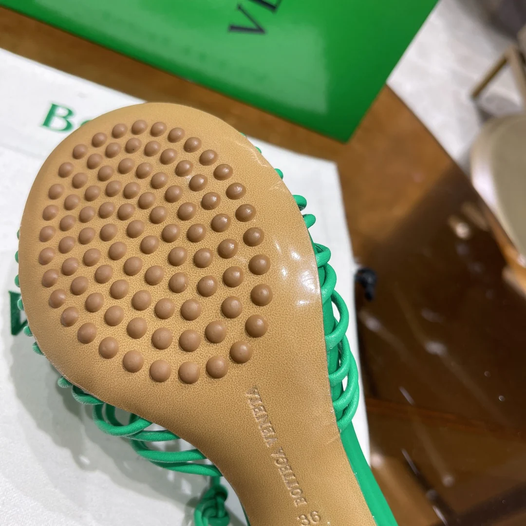 BV - Зеленые плетеные туфли на каблуках