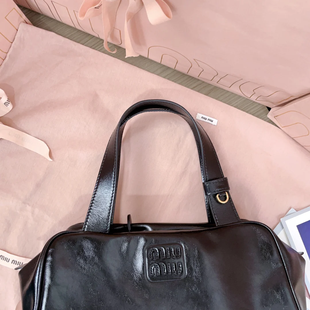 Сумка для боулинга Miu Miu-5bb182, подмышечная, черная.