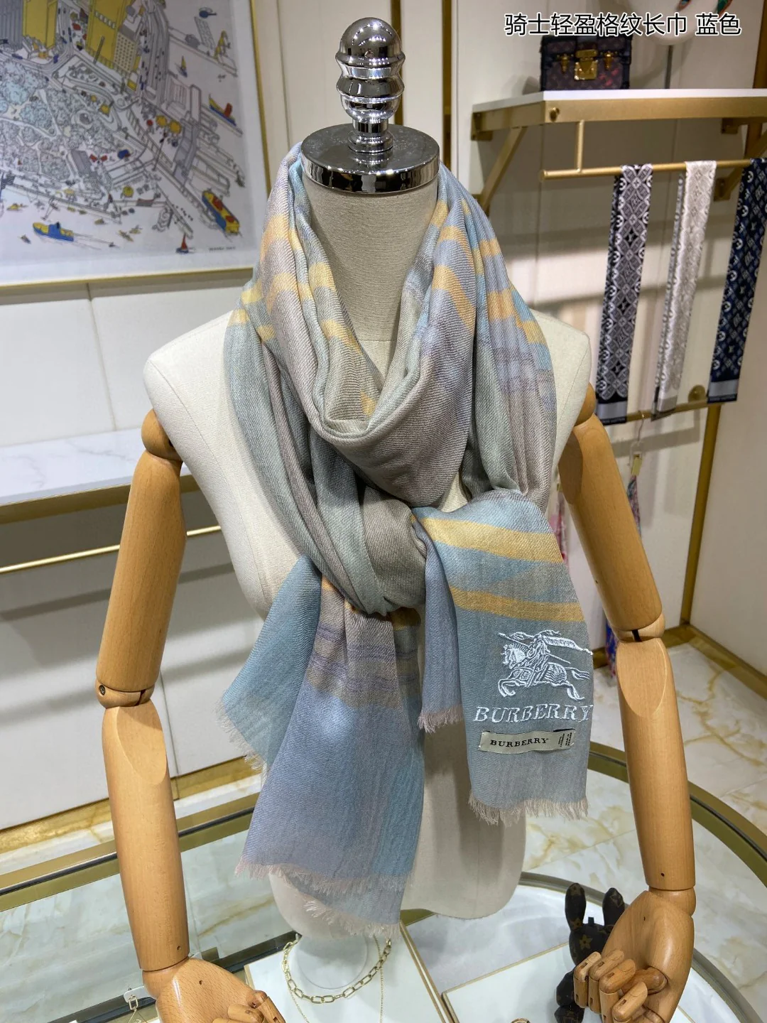 Длинный шарф Burberry Knight Light Check - 90 см x 205 см x 100 см - изготовлен из импортного чистого кашемира.