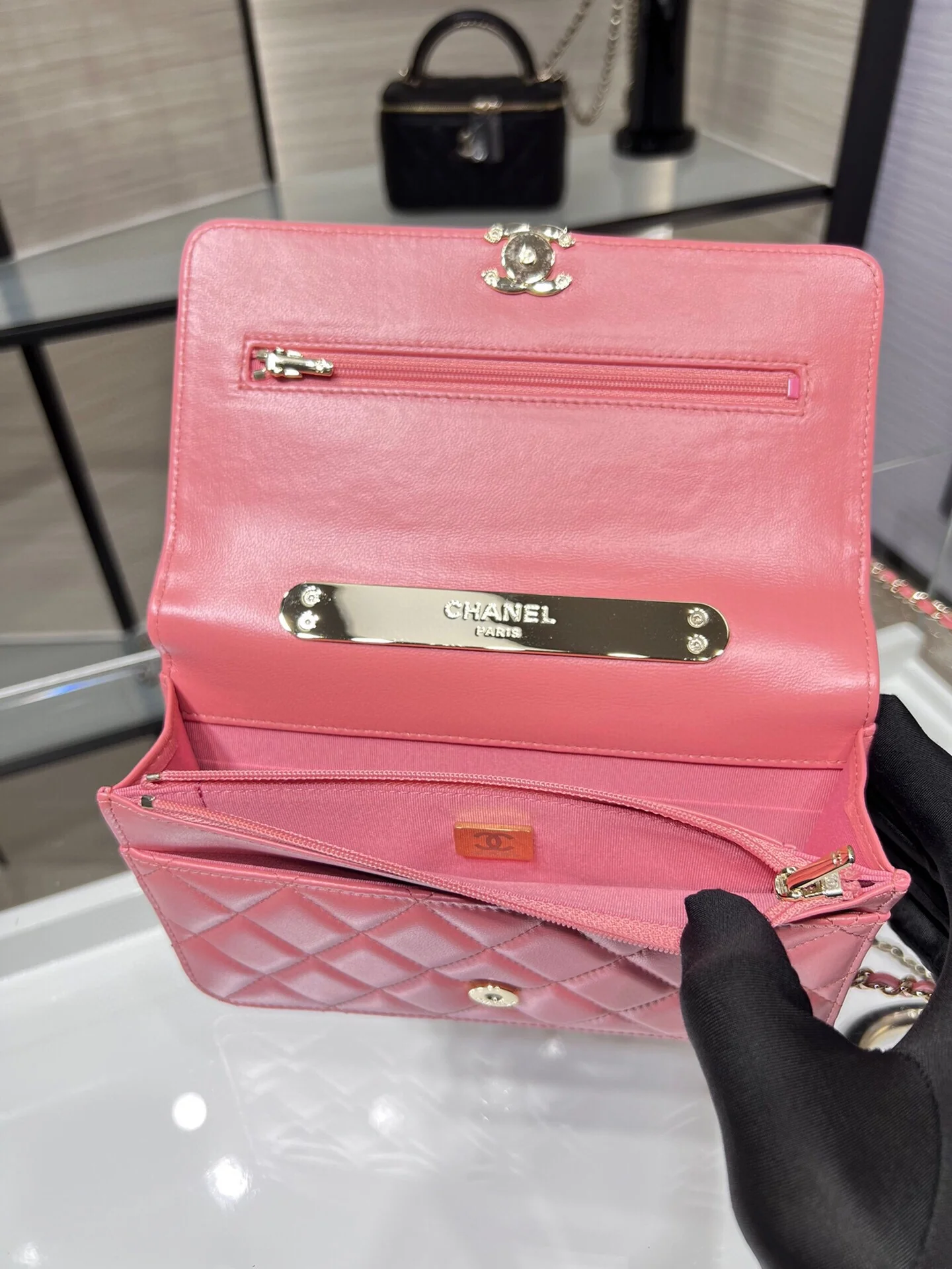 Новинка 2022 года от Chanel - ручка WOC - овечья кожа - 19 см