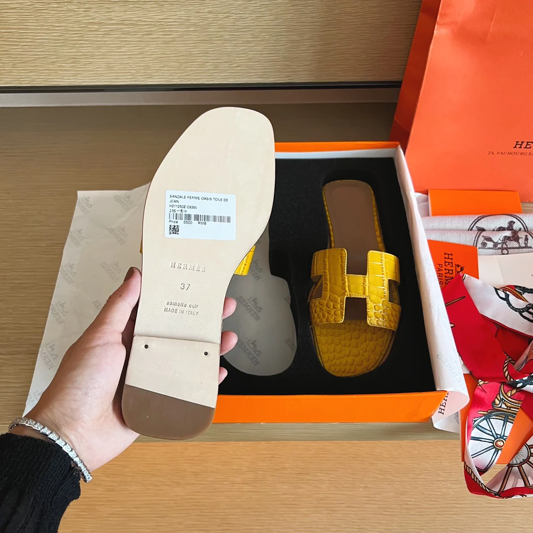 Сандалии Hermes-h на плоской подошве с крокодиловым рисунком - 2