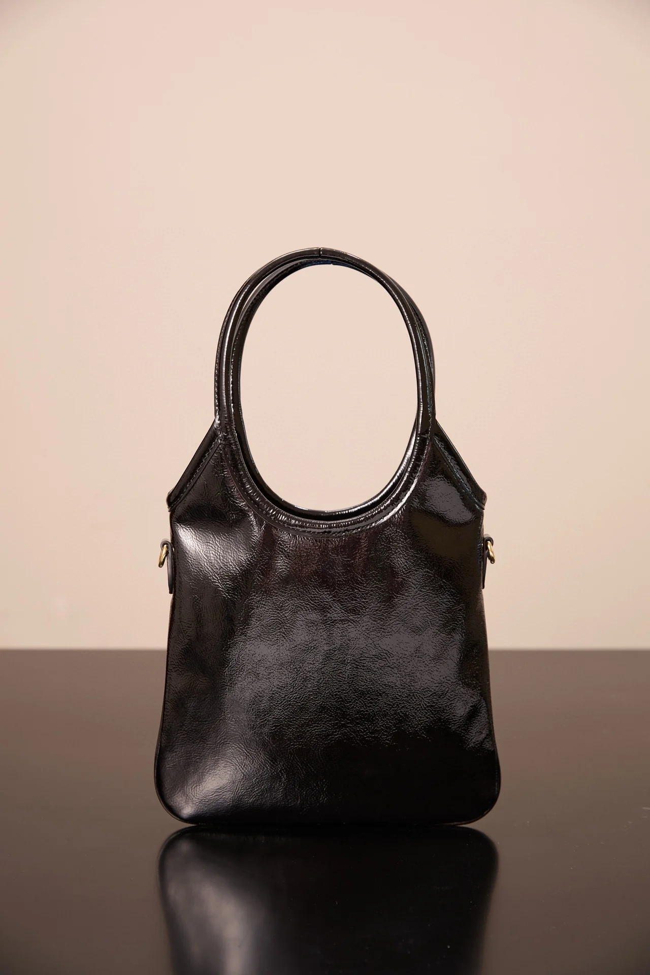 Сумка-тоут Miu Miu-5ba281m650-??? Маленькая, лакированная, черная