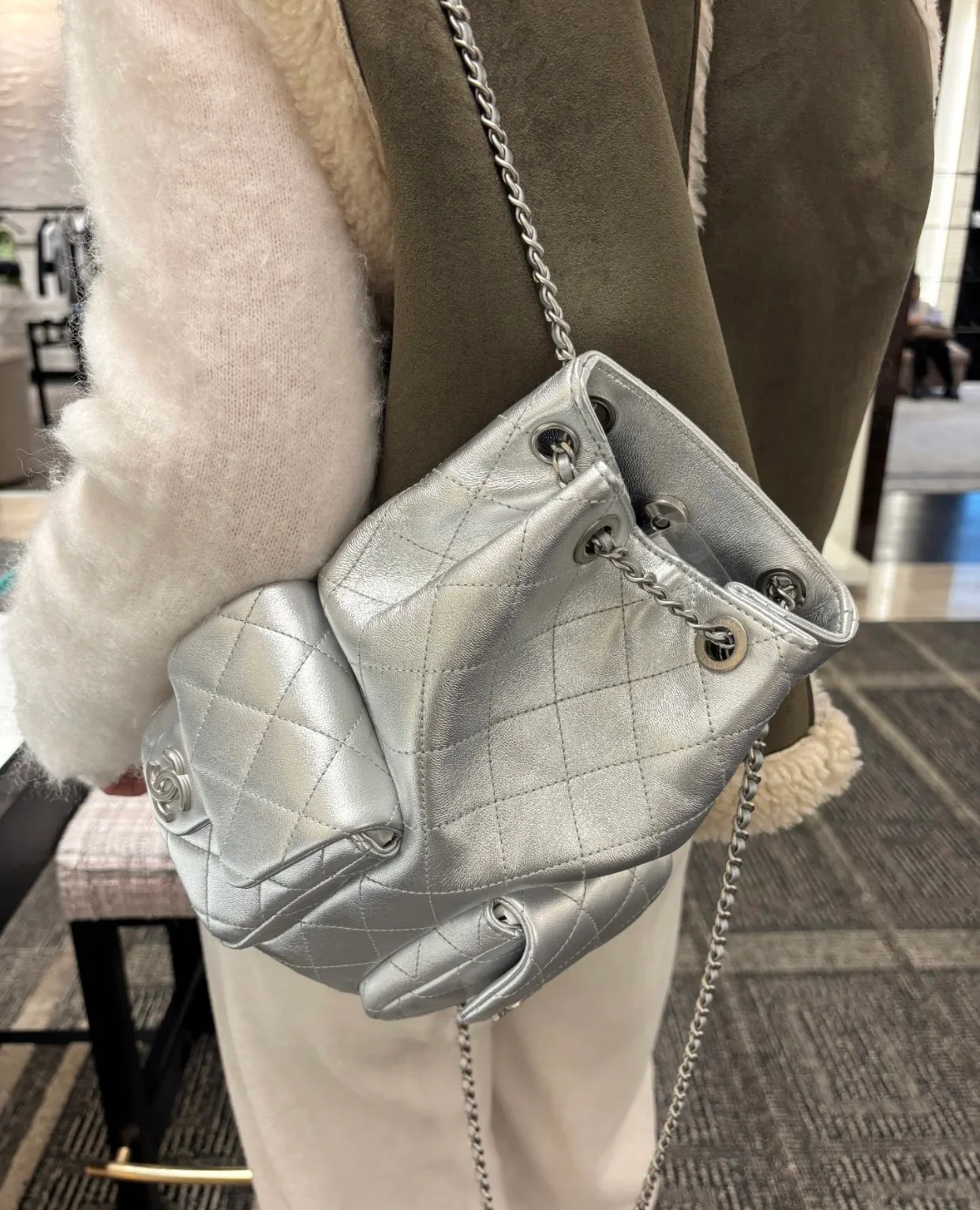 Рюкзак Chanel 25c на завязках - серебристый