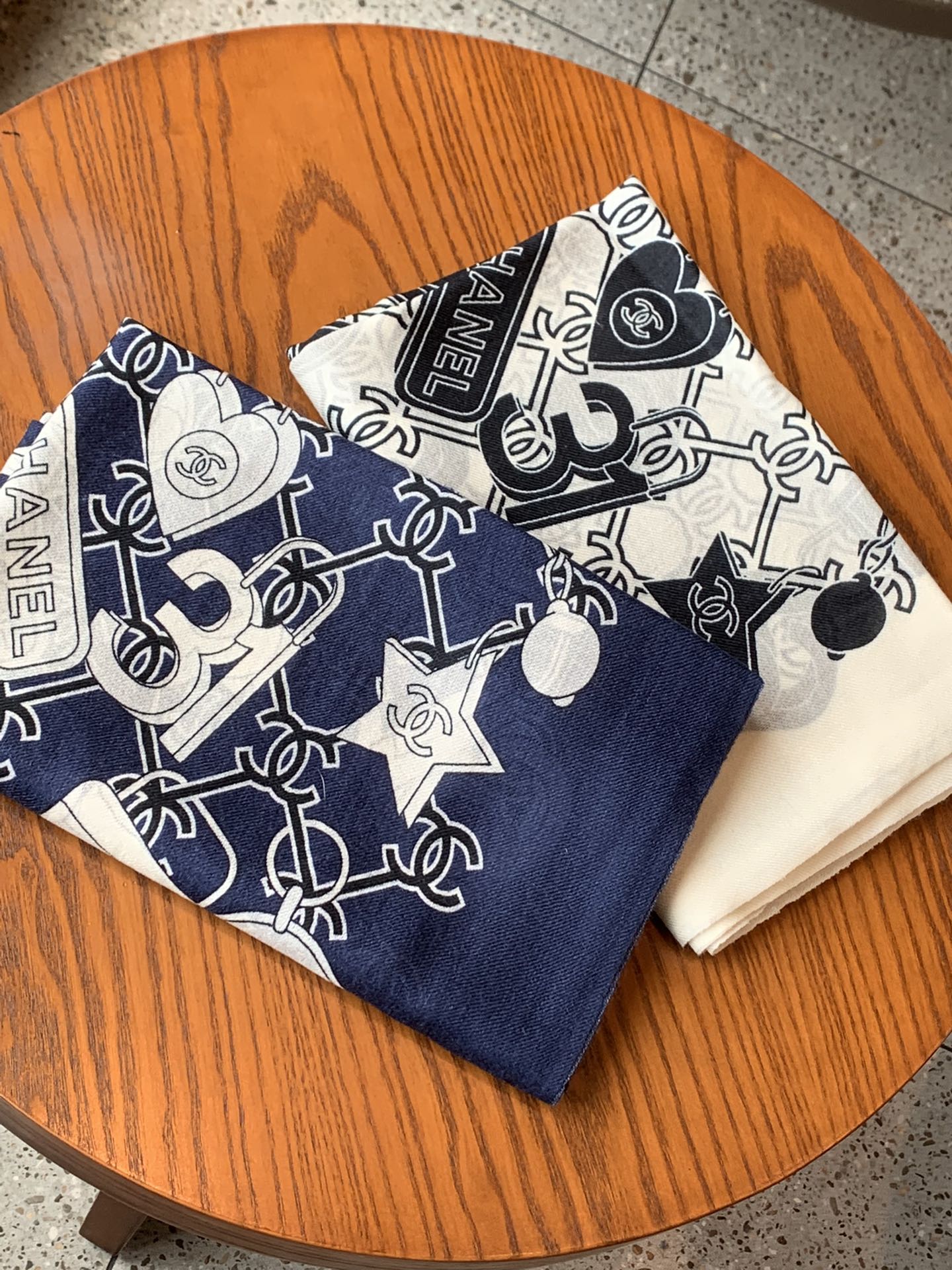 Шарф Chanel с цифровым рисунком - 100-200 см - кашемир 300 нитей.