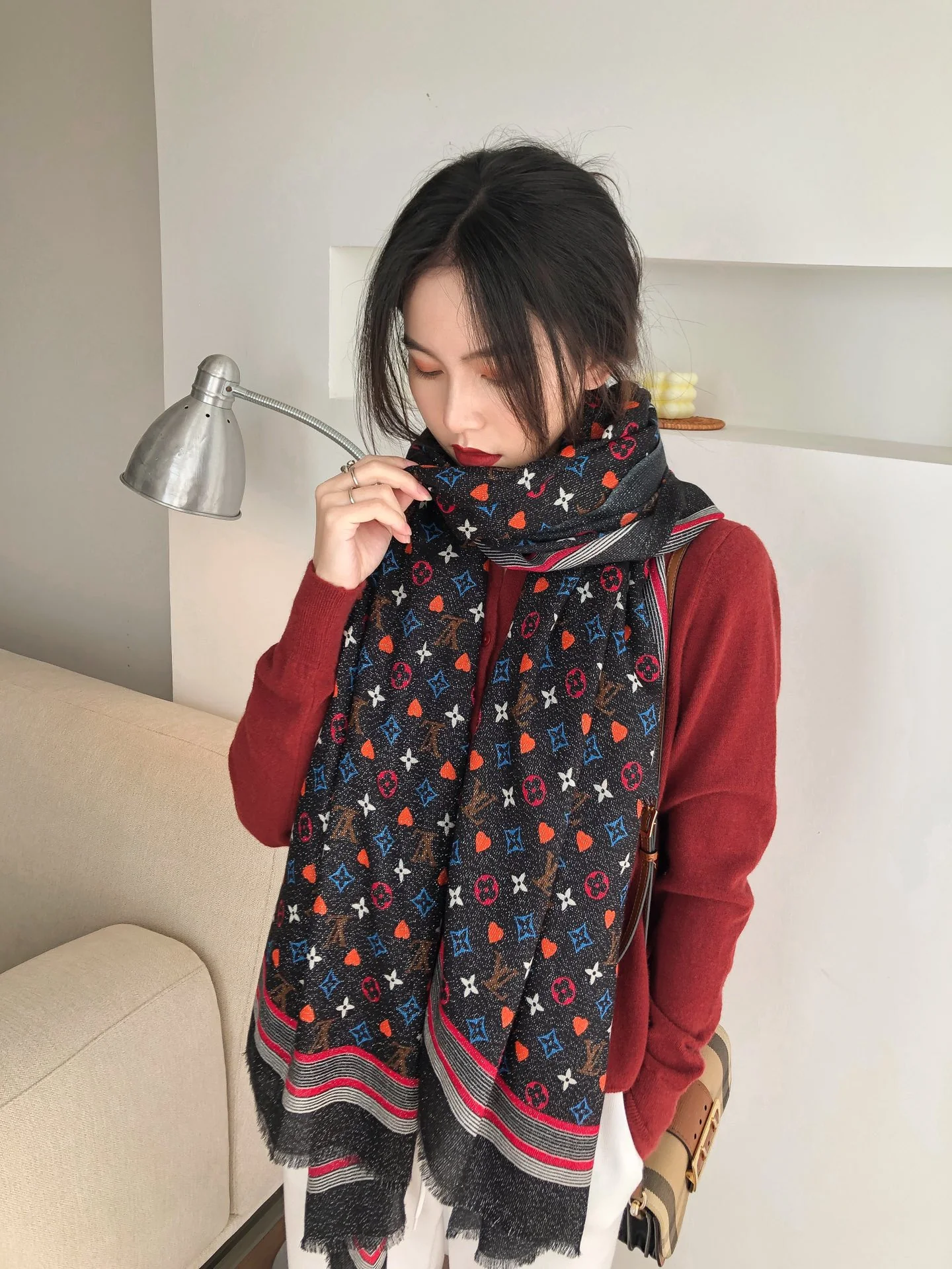 Квадратный шарф LV Silver Thread Card Game - 110-200 см - кашемир высшего качества (100%)