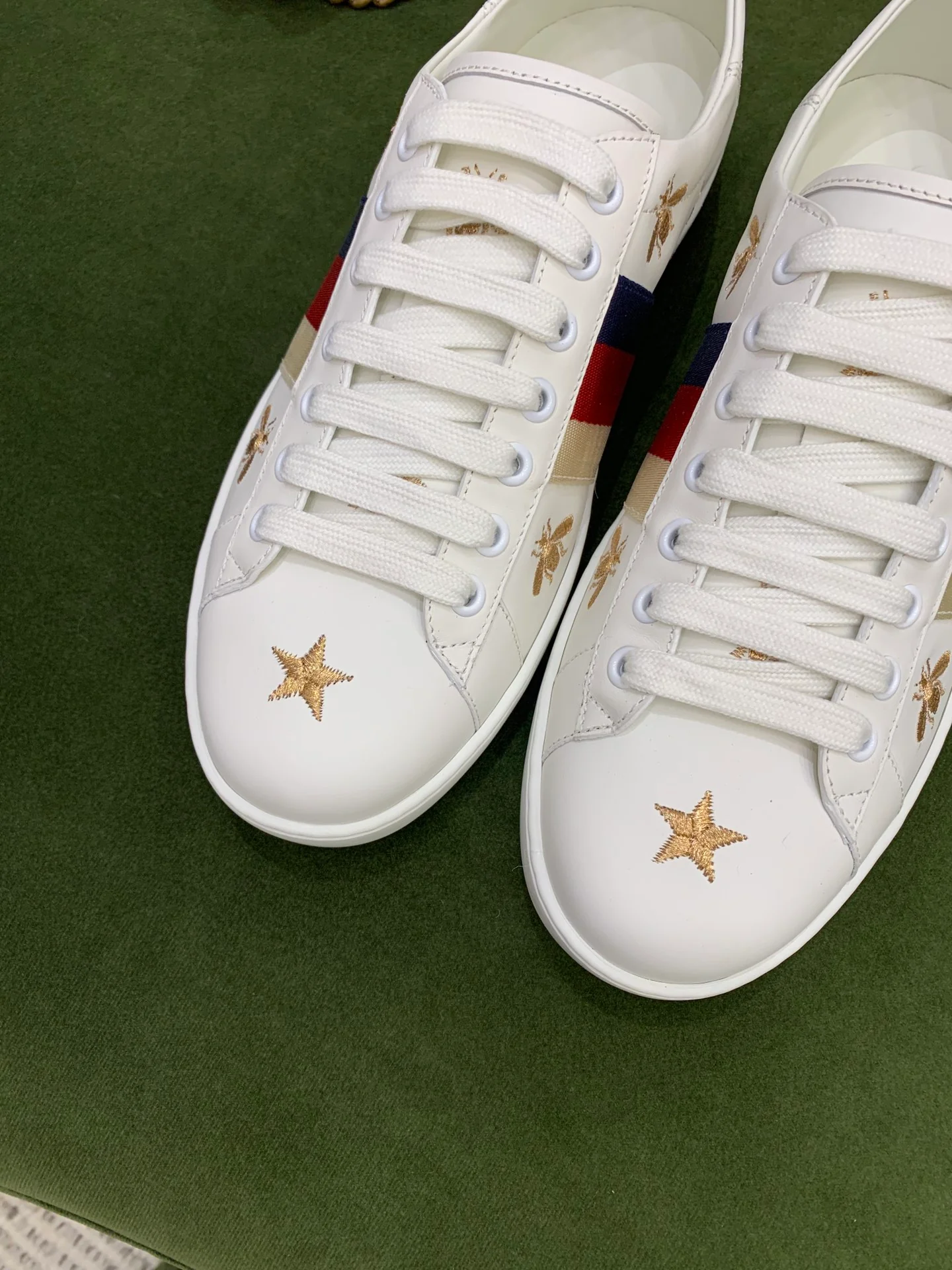 Gucci - Звездный дизайн - Классические кроссовки - Скейтбордистские кроссовки - Белые кроссовки