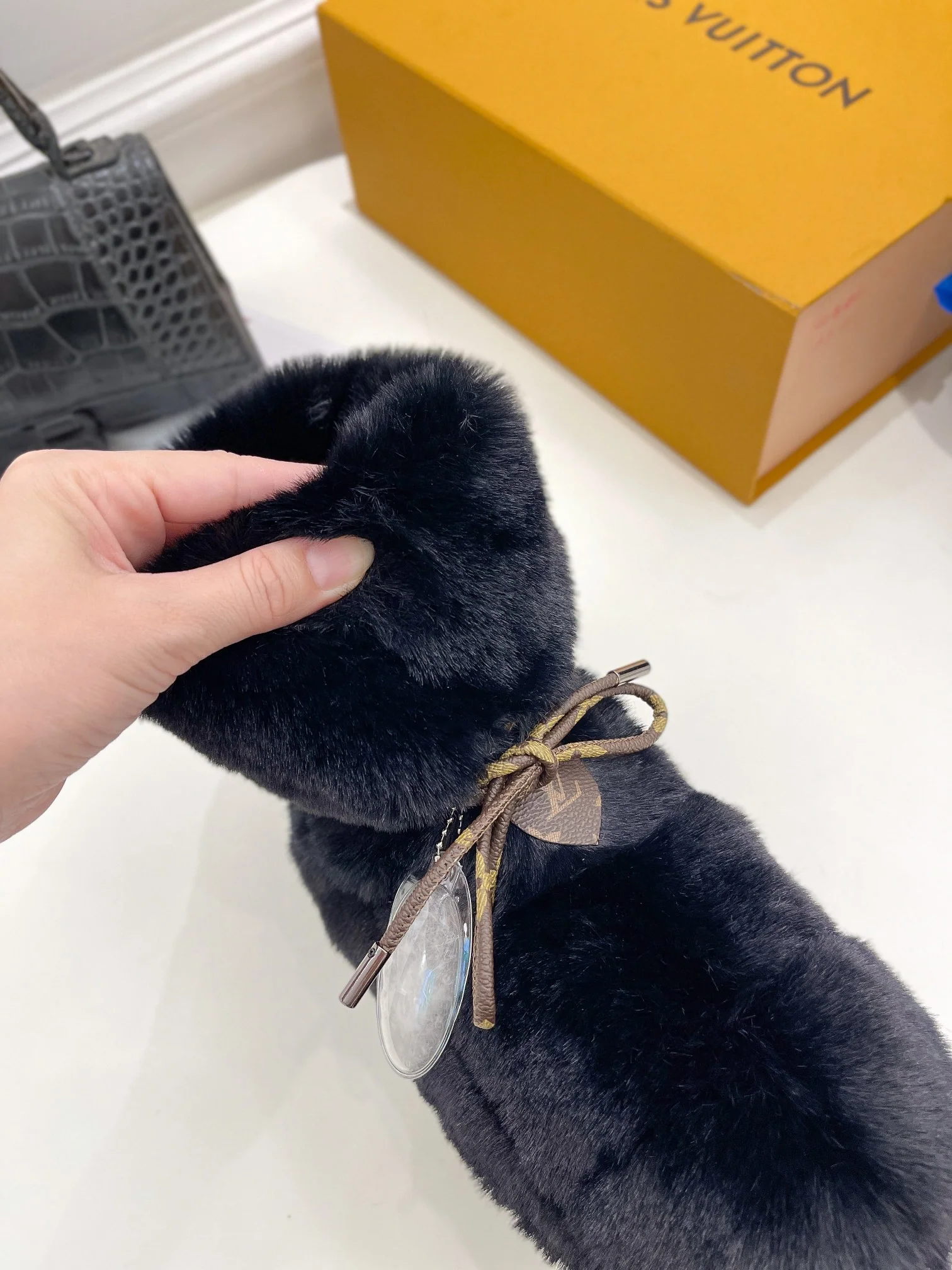 LV - Новинка сезона осень/зима 2022 - Пуховые сапоги с мехом