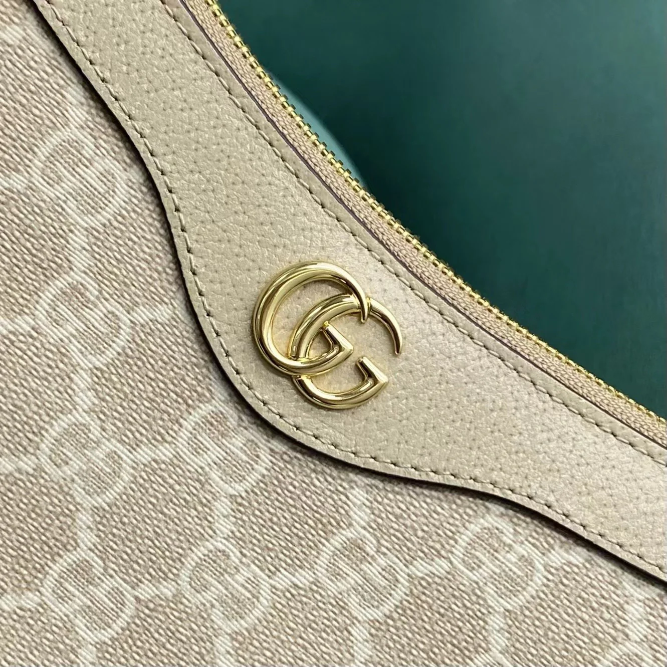 Сумка Gucci Ophidia Strawberry через плечо - Off White