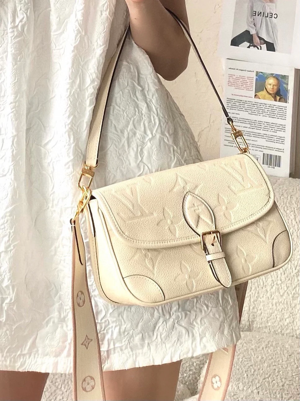 m46388-LV-diane Сумка-багет (наплечная/кроссбоди) - белая