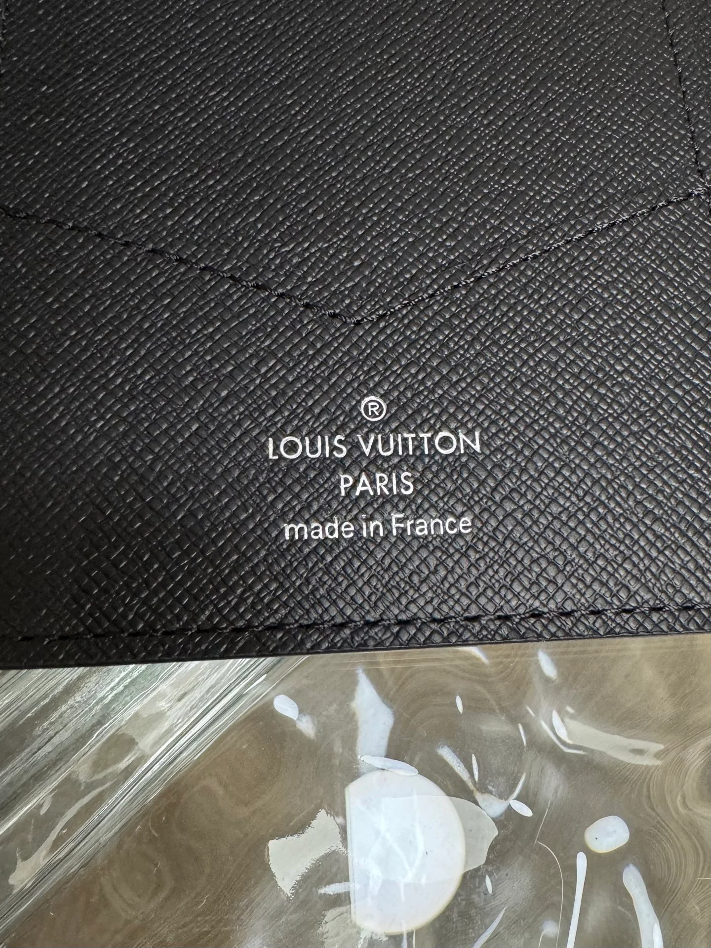 LV-n64411 - Держатель для паспорта - Черный в клетку