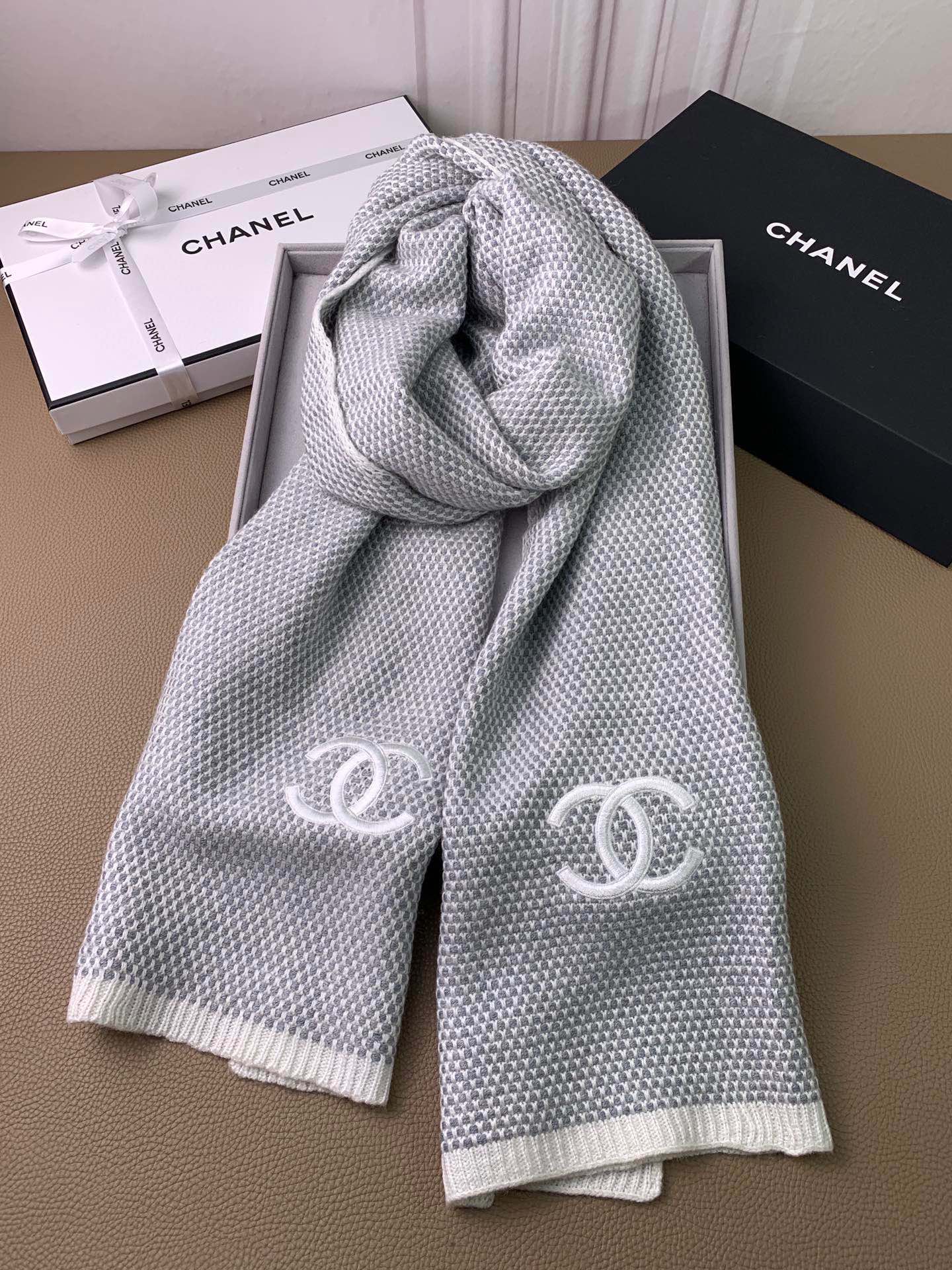 Кашемировый шарф Chanel 2024 - 70-180-серый