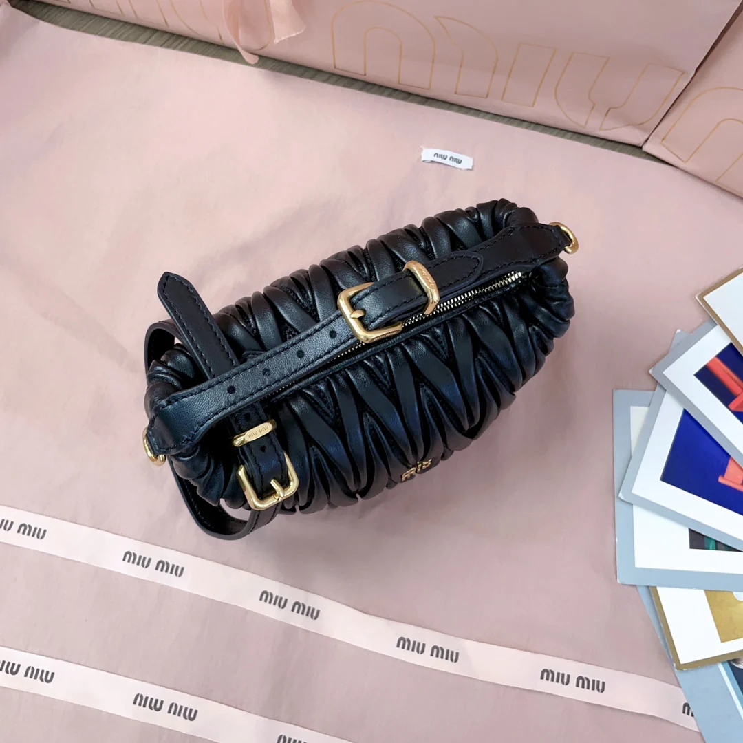 Сумка для ланча Miu Miu-5ne026-matelasse с вышивкой, мини, черная.