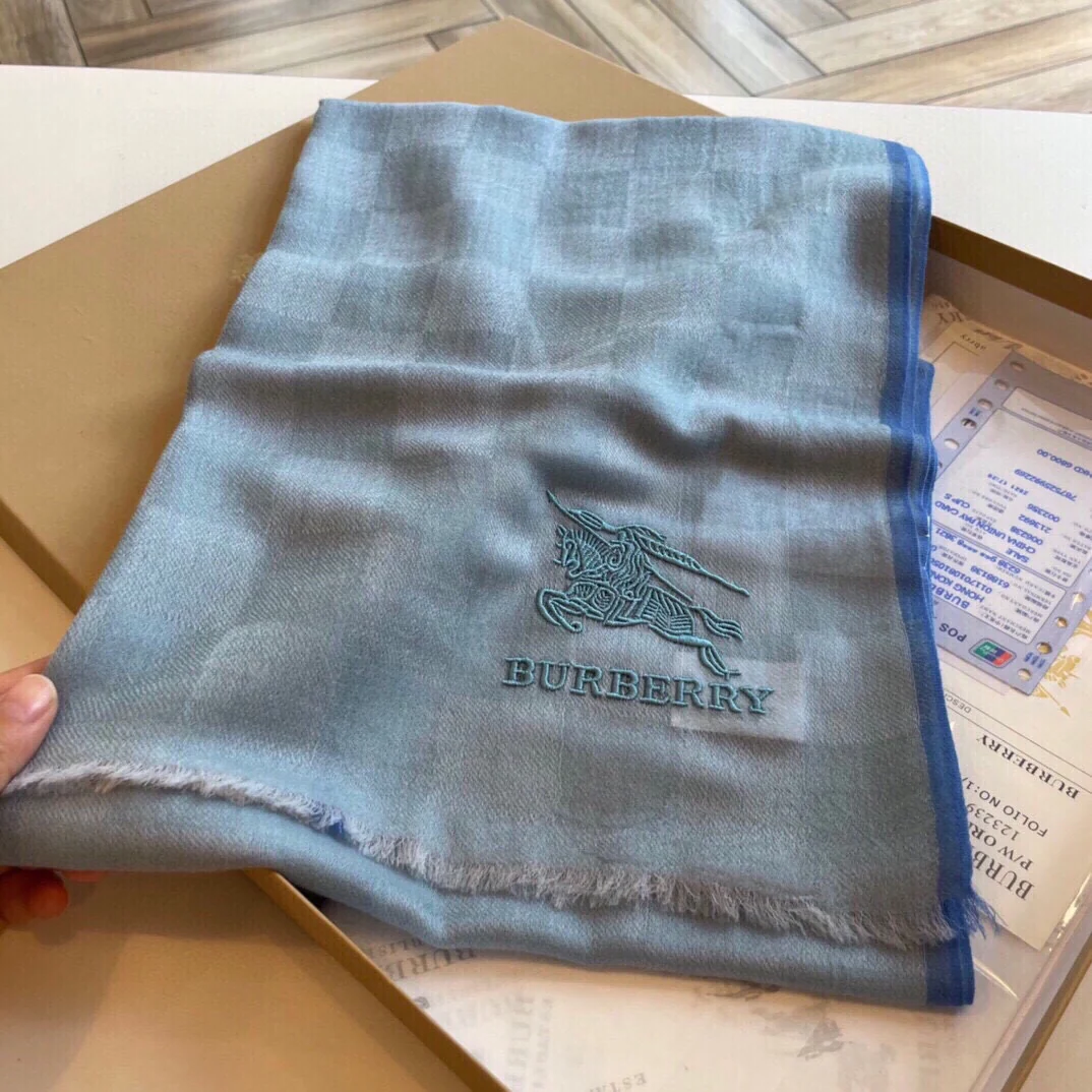 Кашемировый шарф Burberry с пайетками, пряжа - 100-200 см - серо-голубой