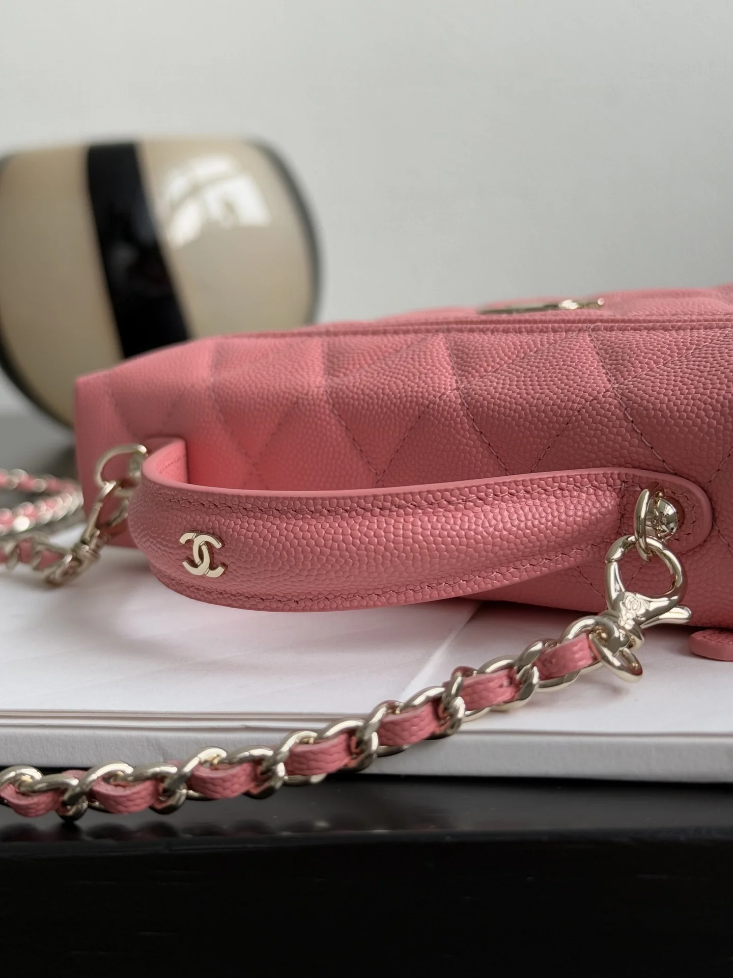 Сумка-мессенджер Chanel LP, розовая.