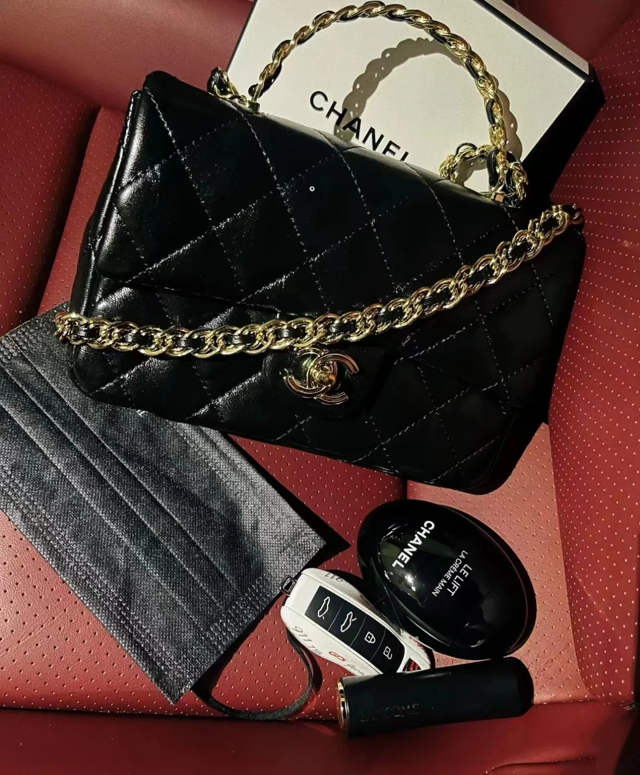 Ручка сумки Chanel 23a CF со стразами - черная