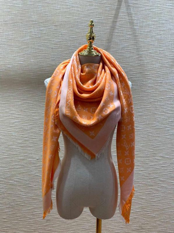 Классический шарф LV Color Block Series, 140 см, 70% кашемир, 30% шелк.