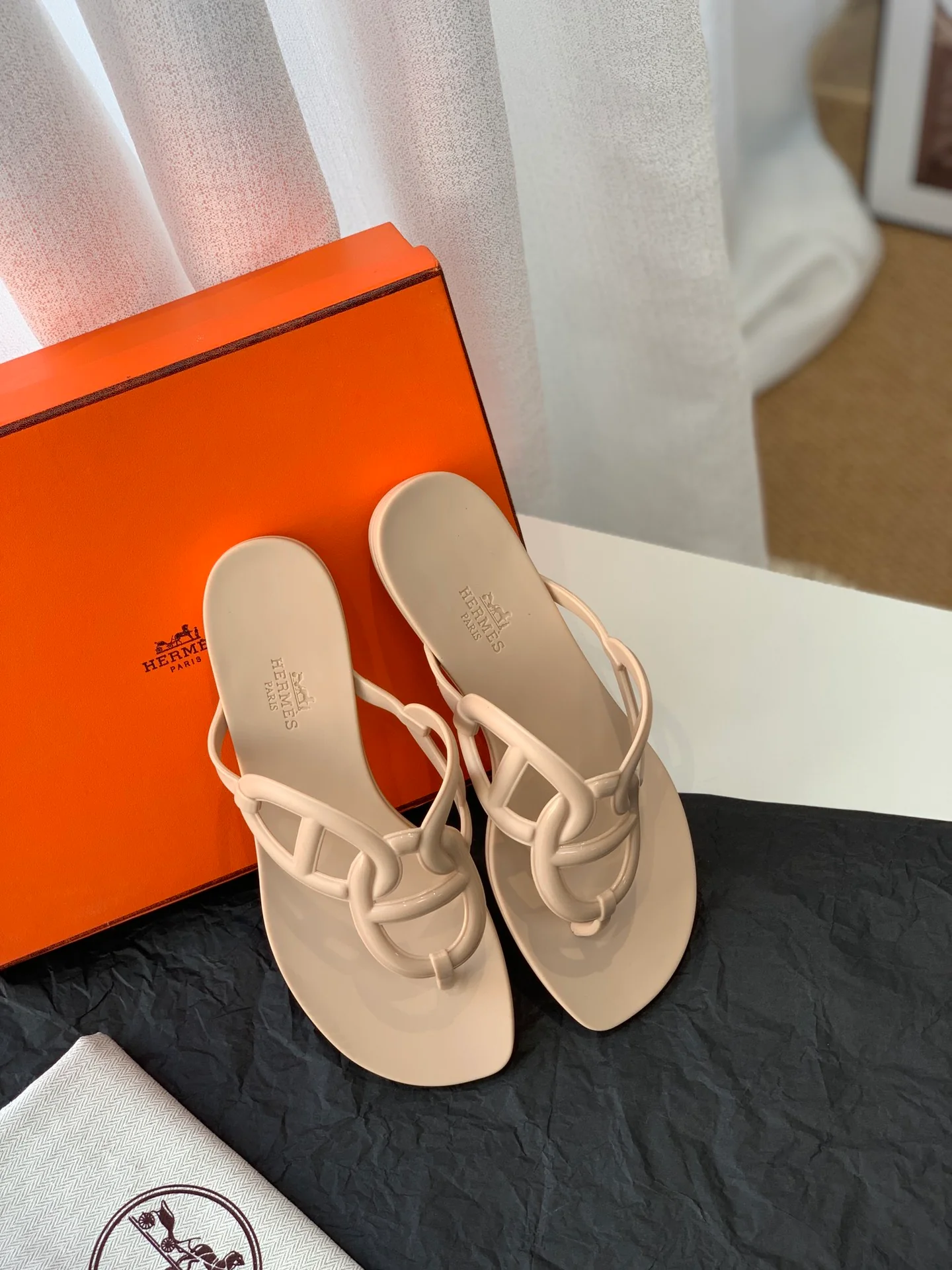 Новые шлепанцы Hermes-aloha 