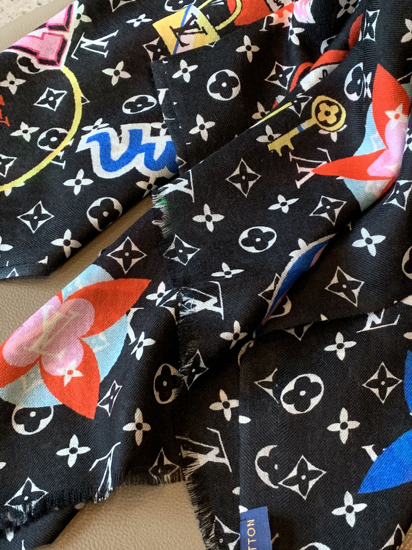 LV - Шарф с красочной аппликацией - 200 - 110 см - 100% чистый кашемир