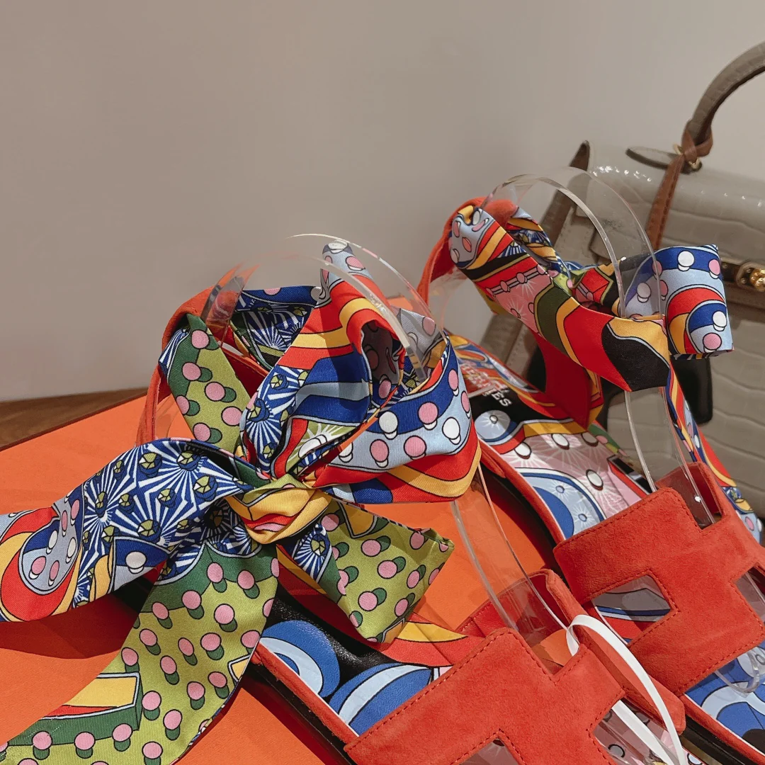 Коллекция Hermes Весна/Лето 2023 - Модные сандалии с шарфом для волос - Оранжевые