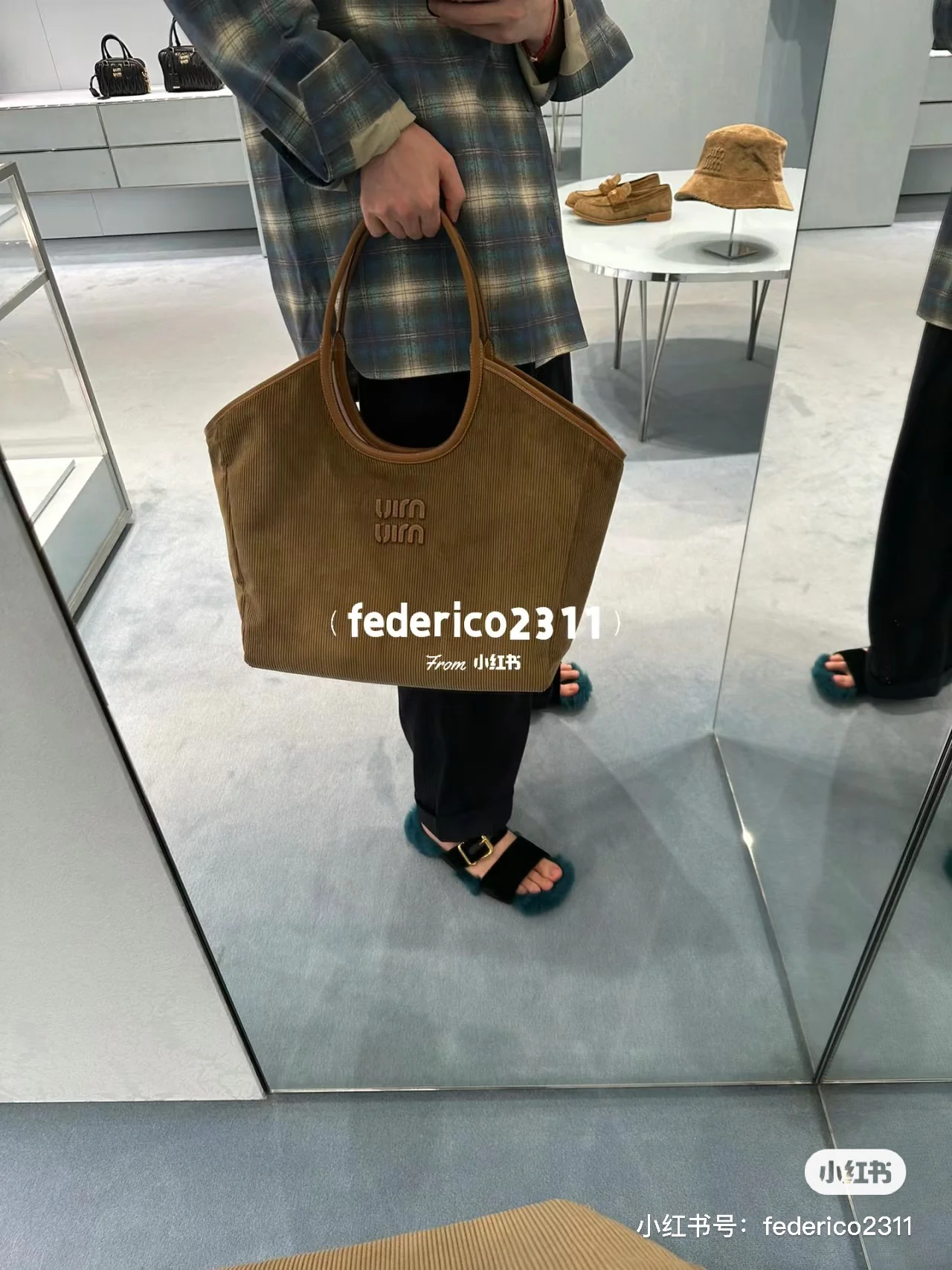 Сумка-тоут Miu Miu Ivy - Фото на фото - 1