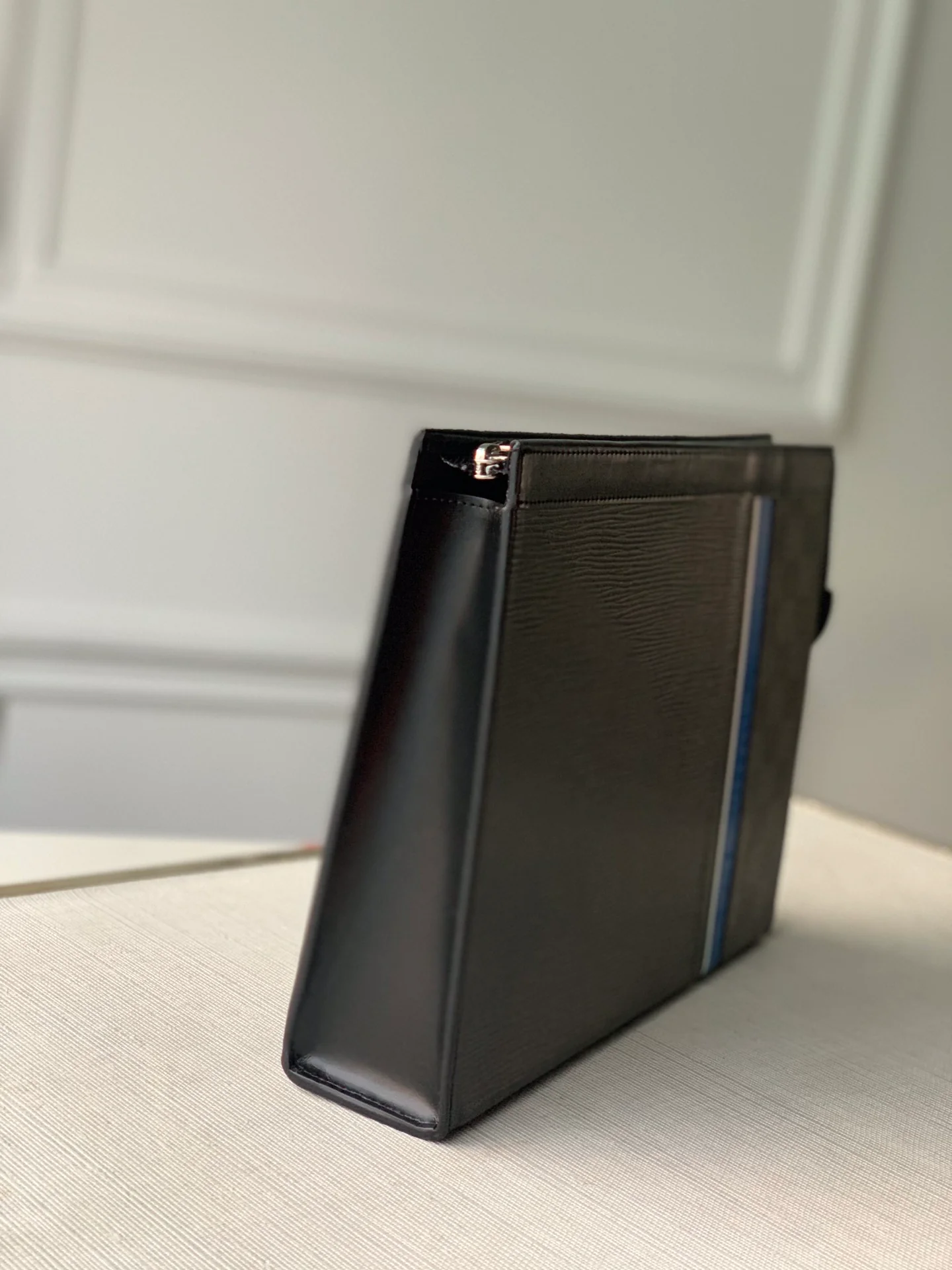 lv-m56872-pochette-voyage-средний клатч