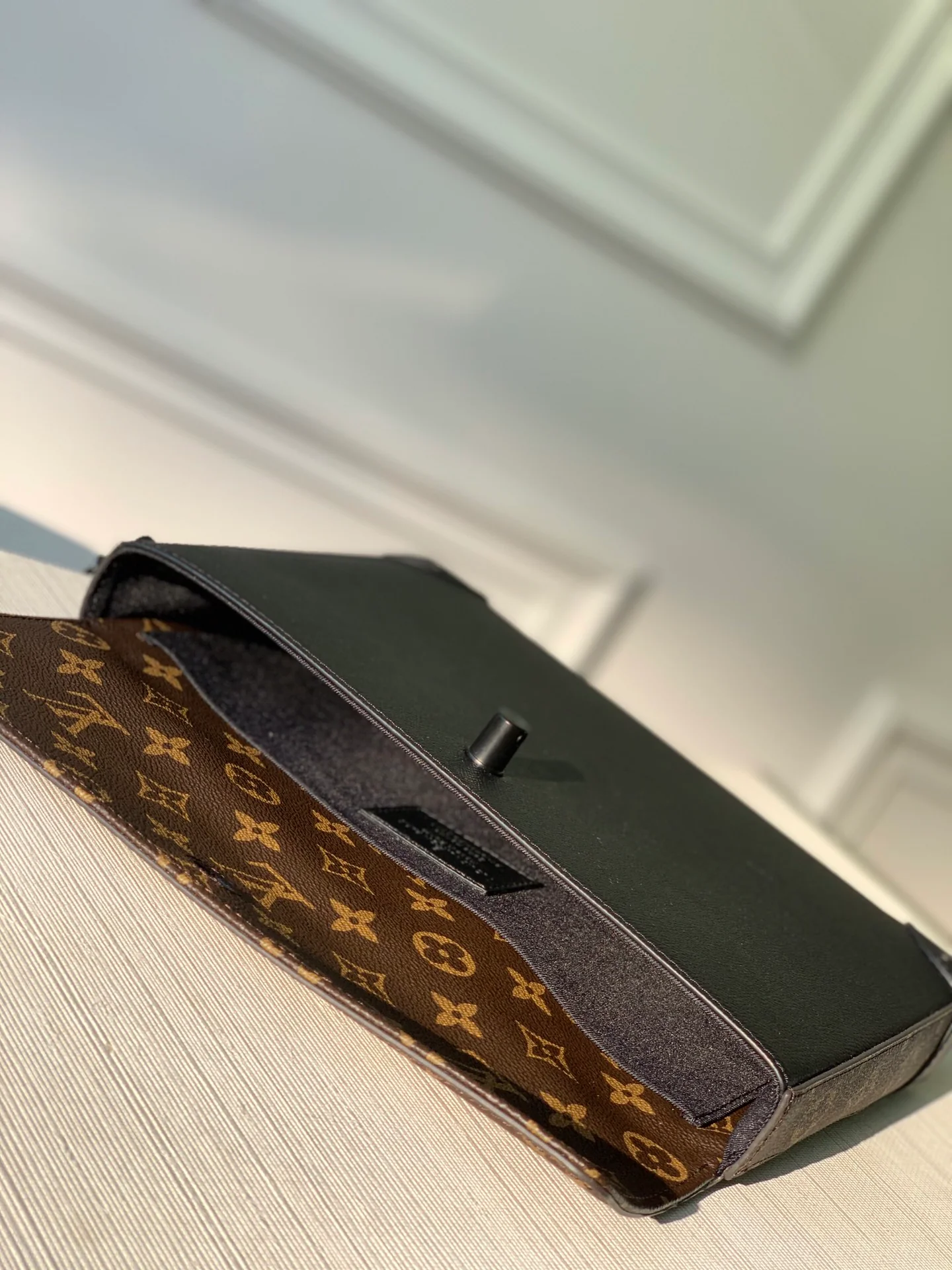 lv-m30583-pochette-voyage-steamer клатч-черный